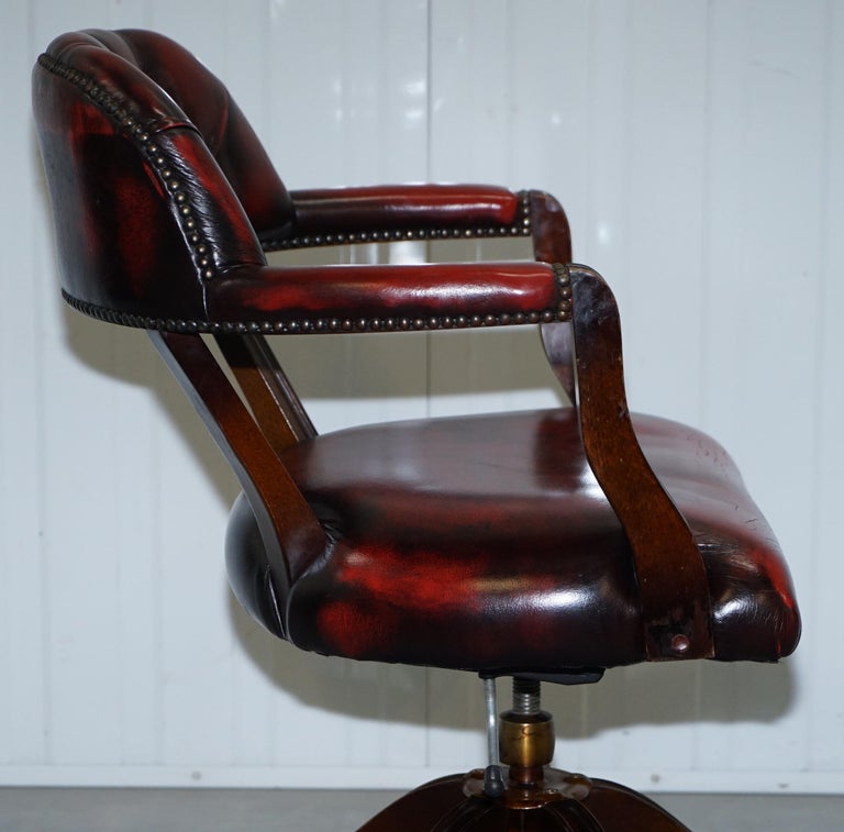 Stunning Cushioned Chesterfield Admirals Court Captains Oxblood Leather