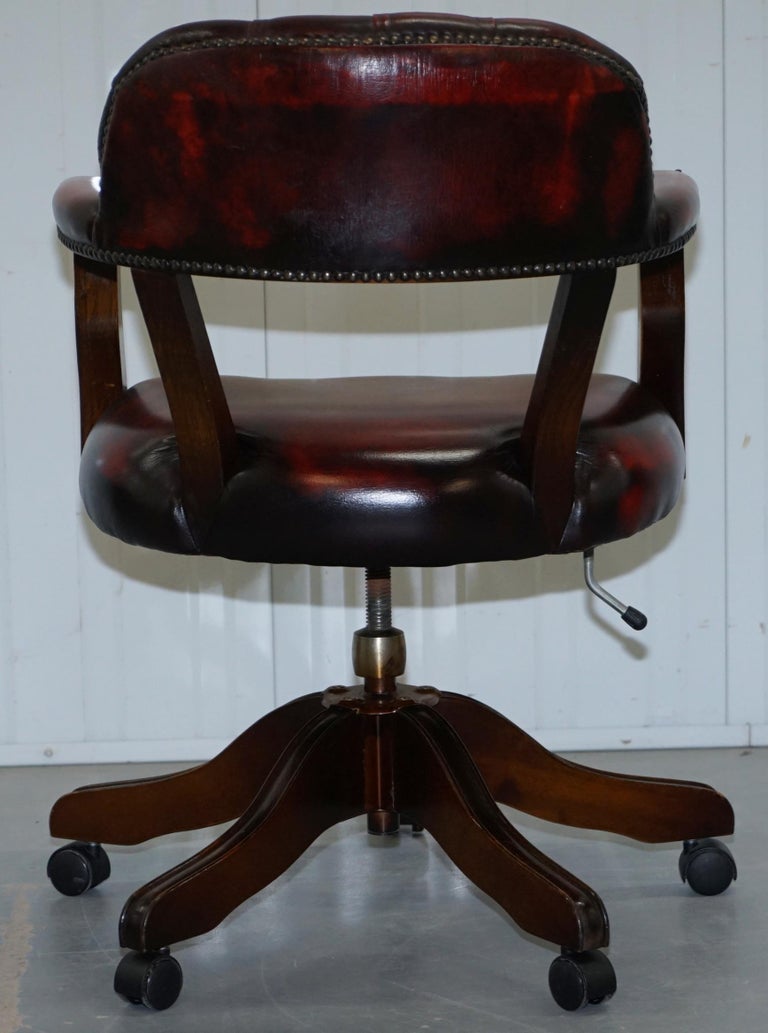 Stunning Cushioned Chesterfield Admirals Court Captains Oxblood Leather