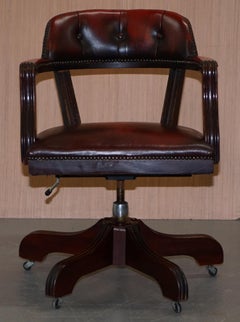 Stunning Cushioned Chesterfield Admirals Court Captains Oxblood Leather Chair