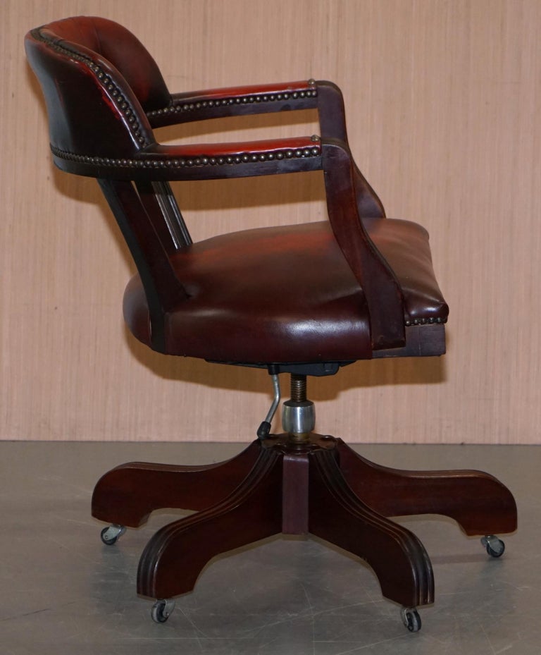 Stunning Cushioned Chesterfield Admirals Court Captains Oxblood Leather