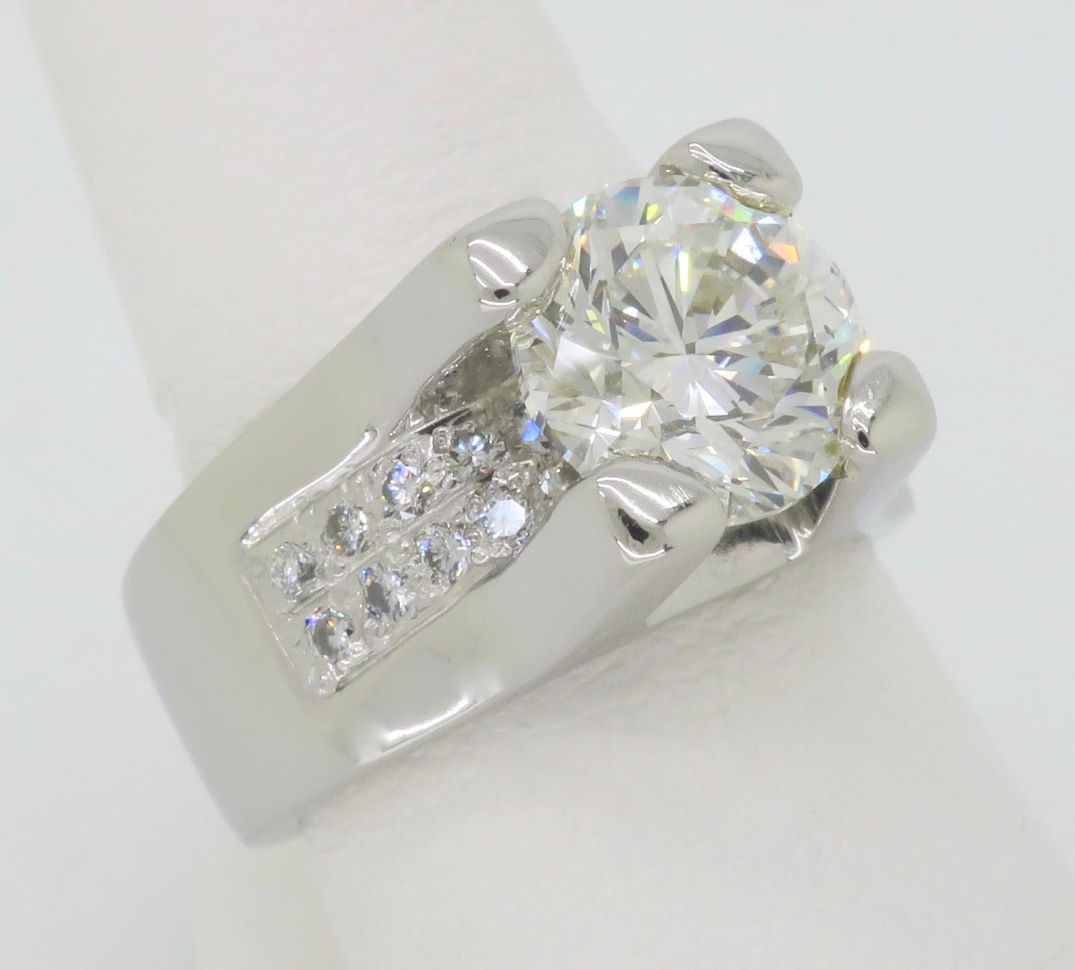 Women's or Men's Stunning Custom 3.36CTW Diamond Platinum Ring For Sale