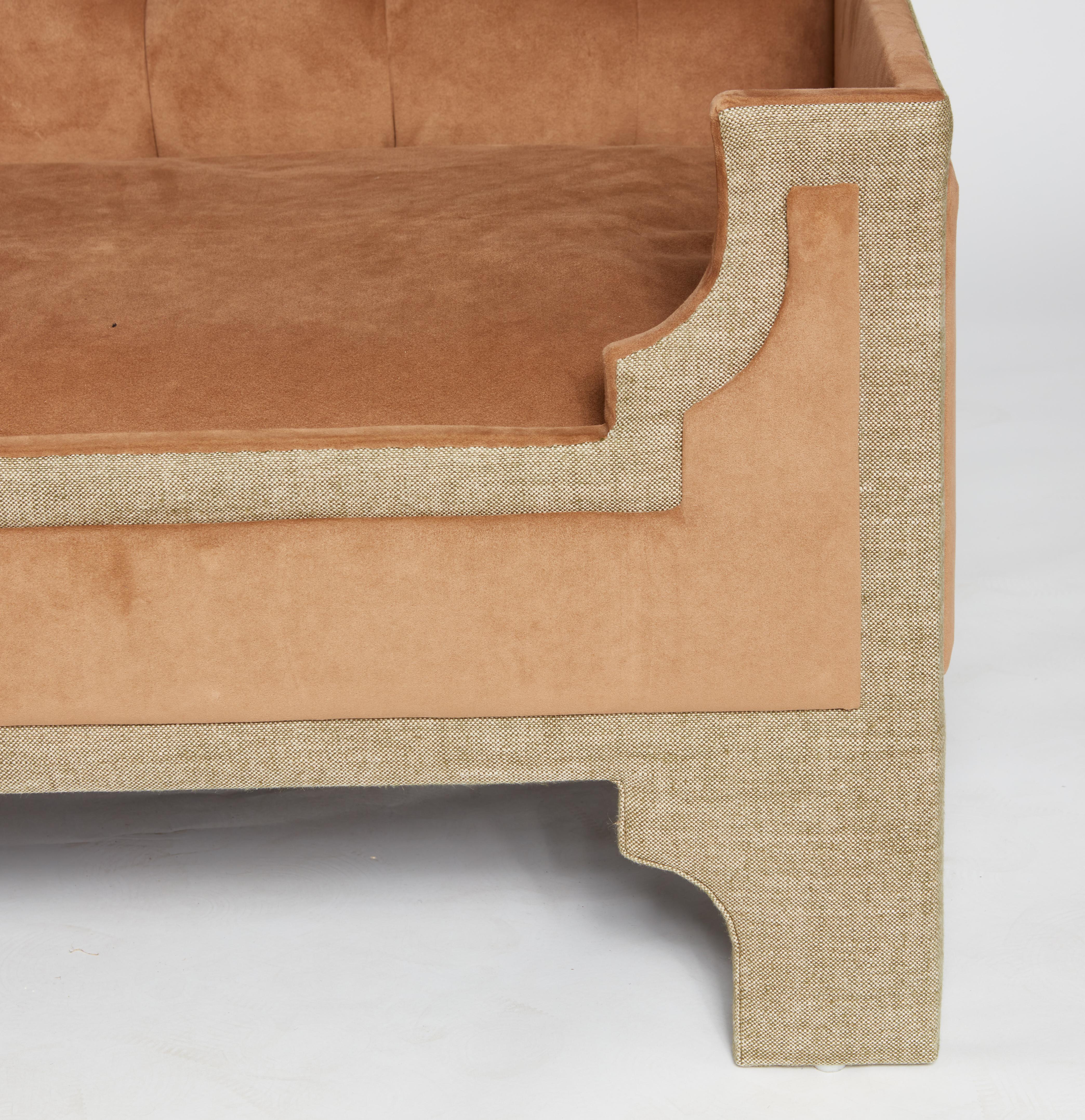 Americano Stupendo letto per cani completamente imbottito e su misura in vendita