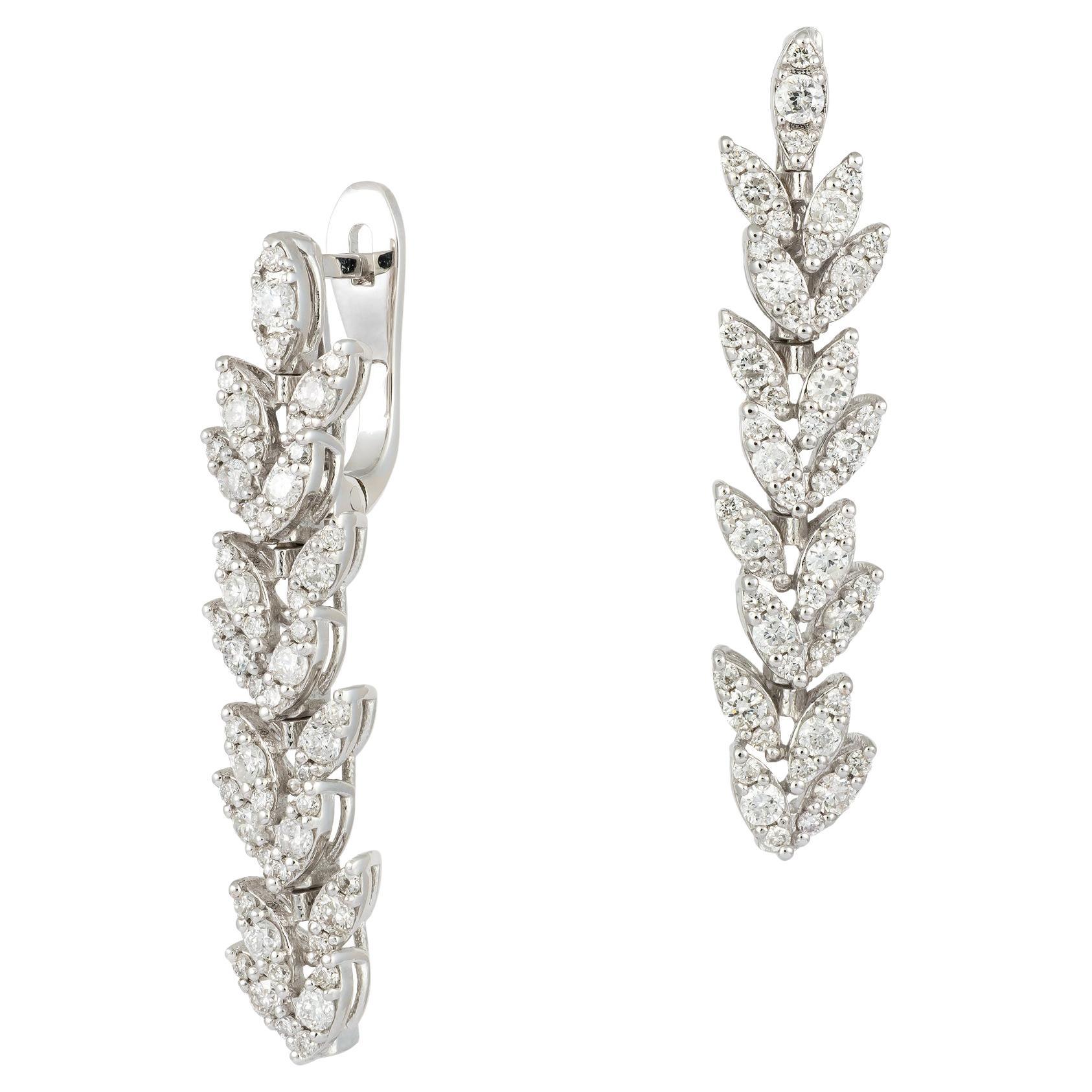Stunning Dangle White Gold 18K Earrings Diamond For Her For Sale