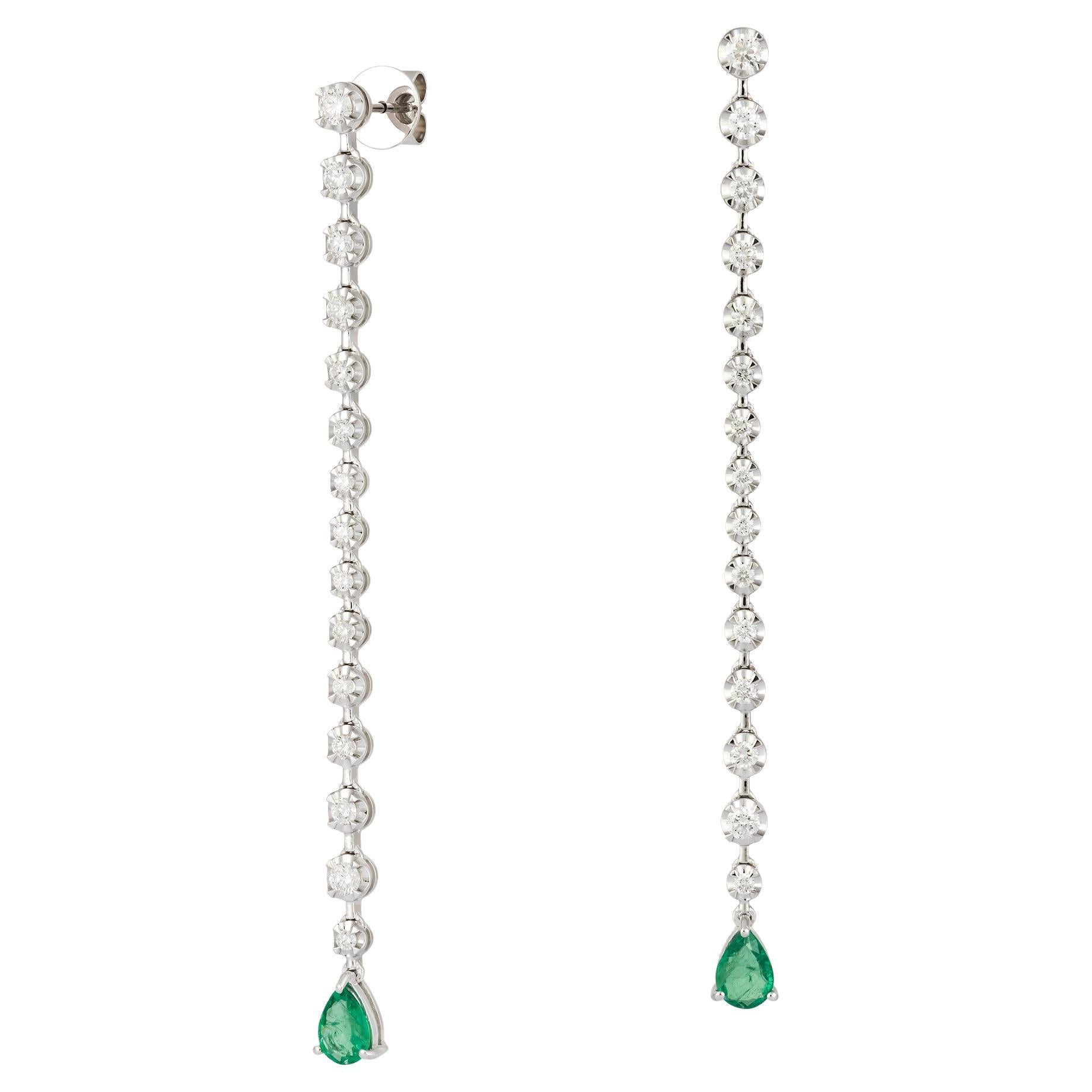 Stunning Dangle White Gold 18K Earrings  Emerald Diamond For Her For Sale