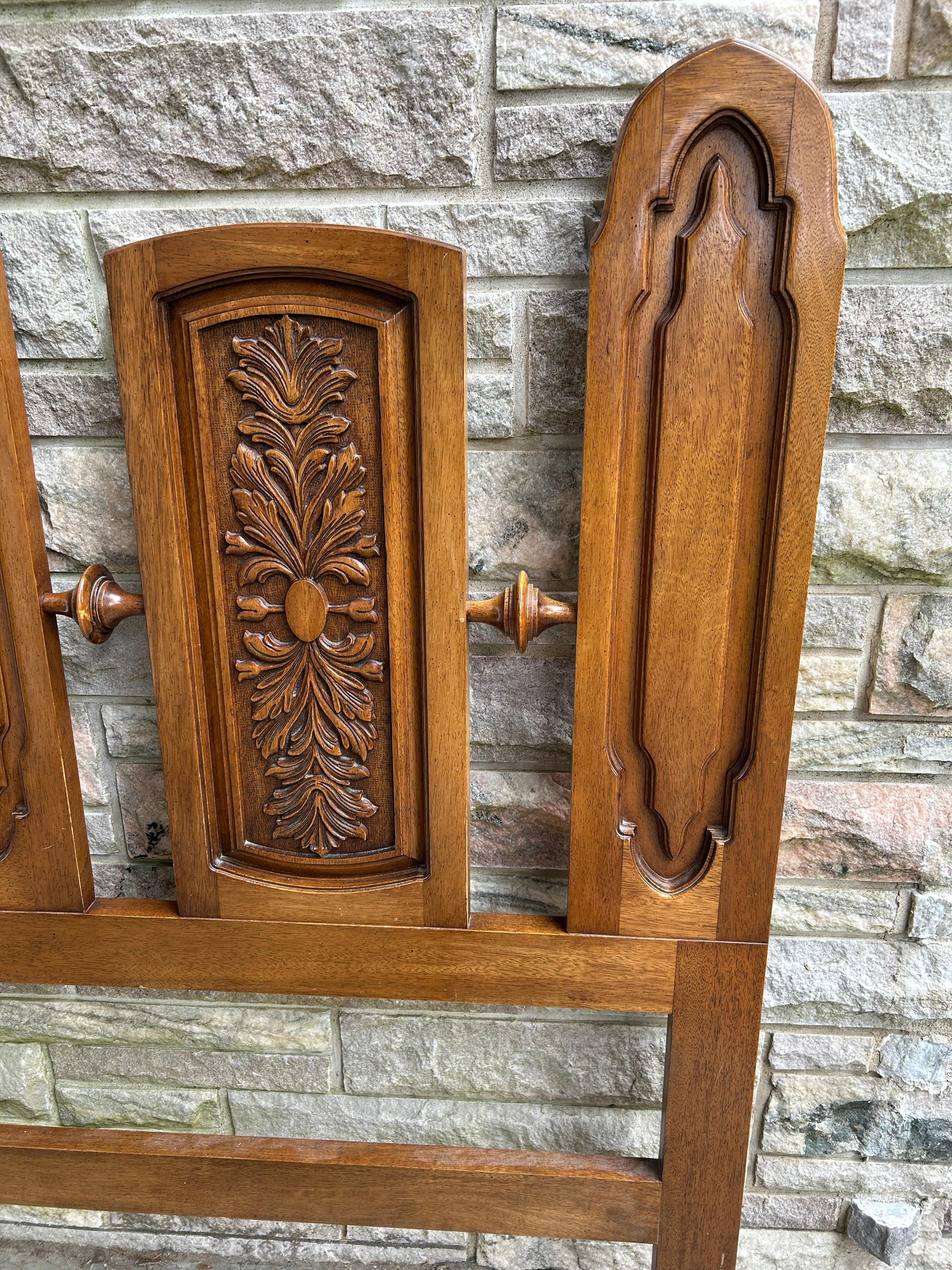 Stunning Daniel Jones Sculptural Walnut Queen Headboard Mid-Century Modern For Sale 2
