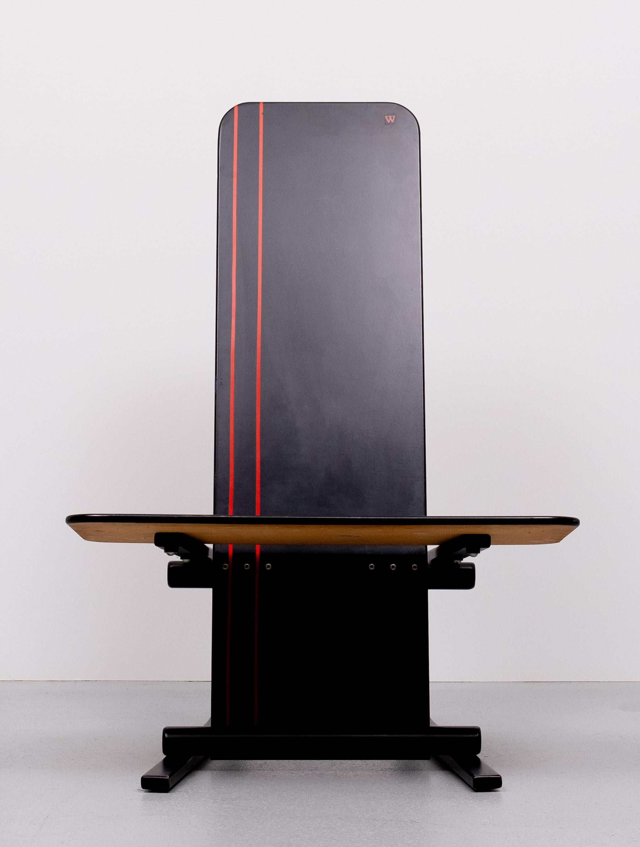 Stunning  Danish 1980's Postmodern  Andreas Hansen Plywood chair In Good Condition In Den Haag, NL