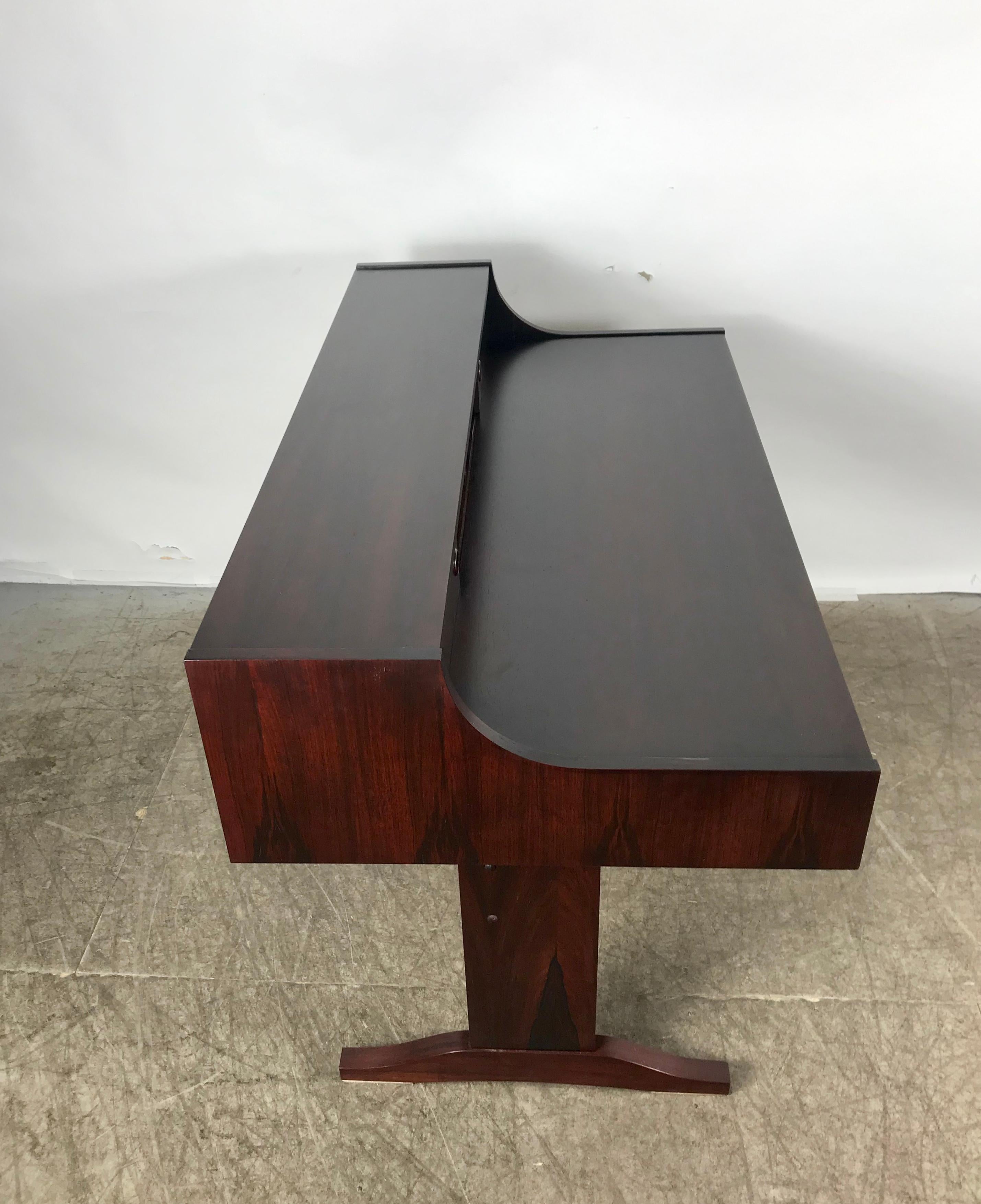 Stunning Danish Modern Rosewood Desk Attributed to Peter Løvig Nielsen Dansk In Good Condition In Buffalo, NY