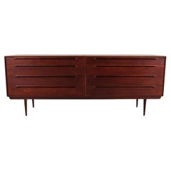 Stunning Danish modern Sven Ellekaer long low Teak 8 drawer dresser