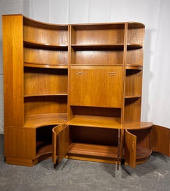 Atemberaubende dänische Teakholz-Wandeinheit „wave“ Bar-/Bücherregal / Aufbewahrungsraum von G-Plan