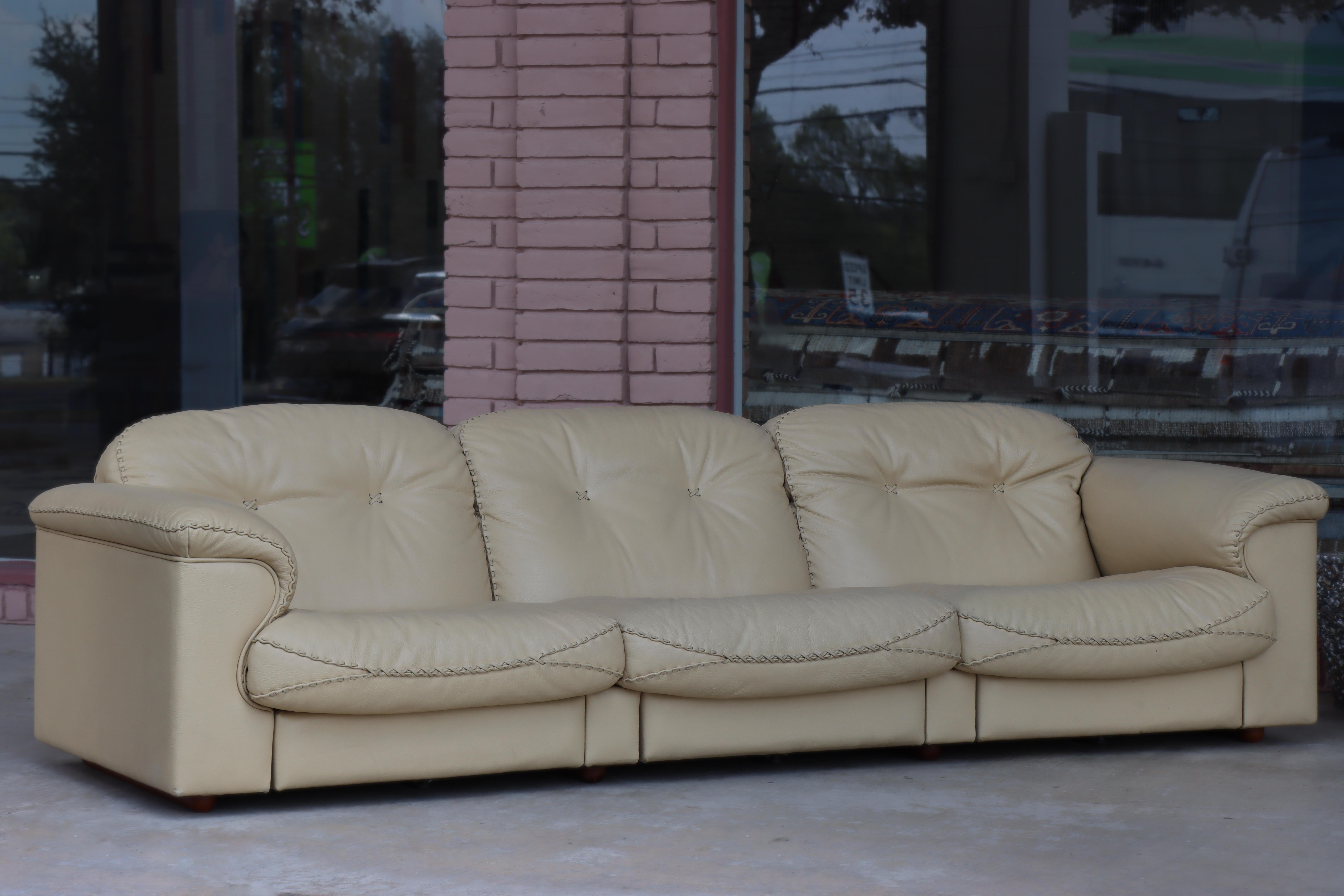 Stunning De Sede DS-101 Reclining Sofa in Light Butterscotch Leather im Angebot 7