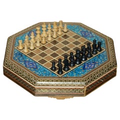 STUNNING DECORATIVE VINTAGE PERSIAN CHESS BOARD WiTH STAUNTON STYLE CHESS PIECES