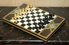 STUNNING DECORATIVE ViNTAGE SPANISH CHESS BOARD WITH STAUNTON STYLE CHESS PIECES