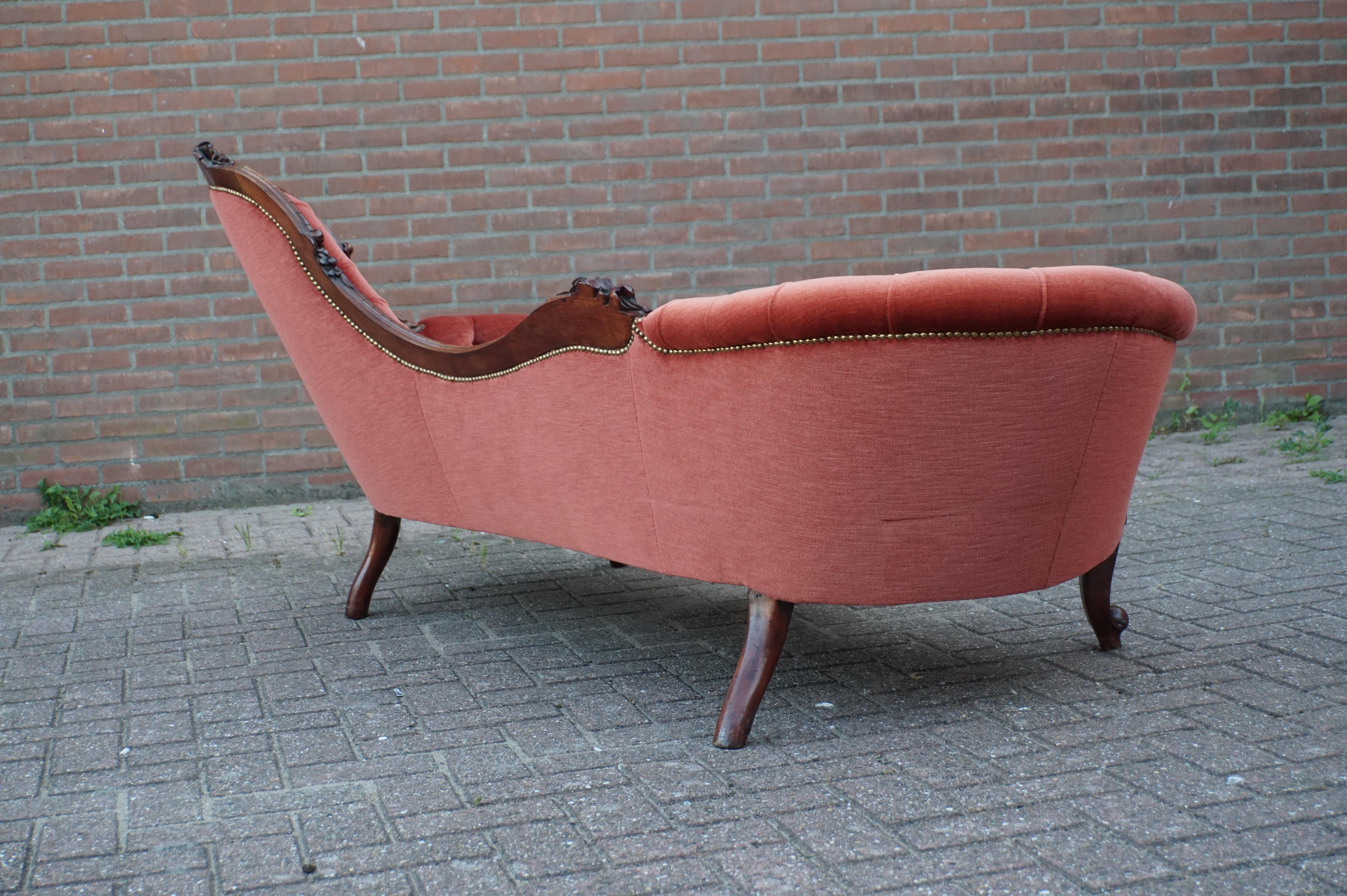 19th Century Stunning Design and Excellent Condition Antique Chaise Longue / Relaxing Chair