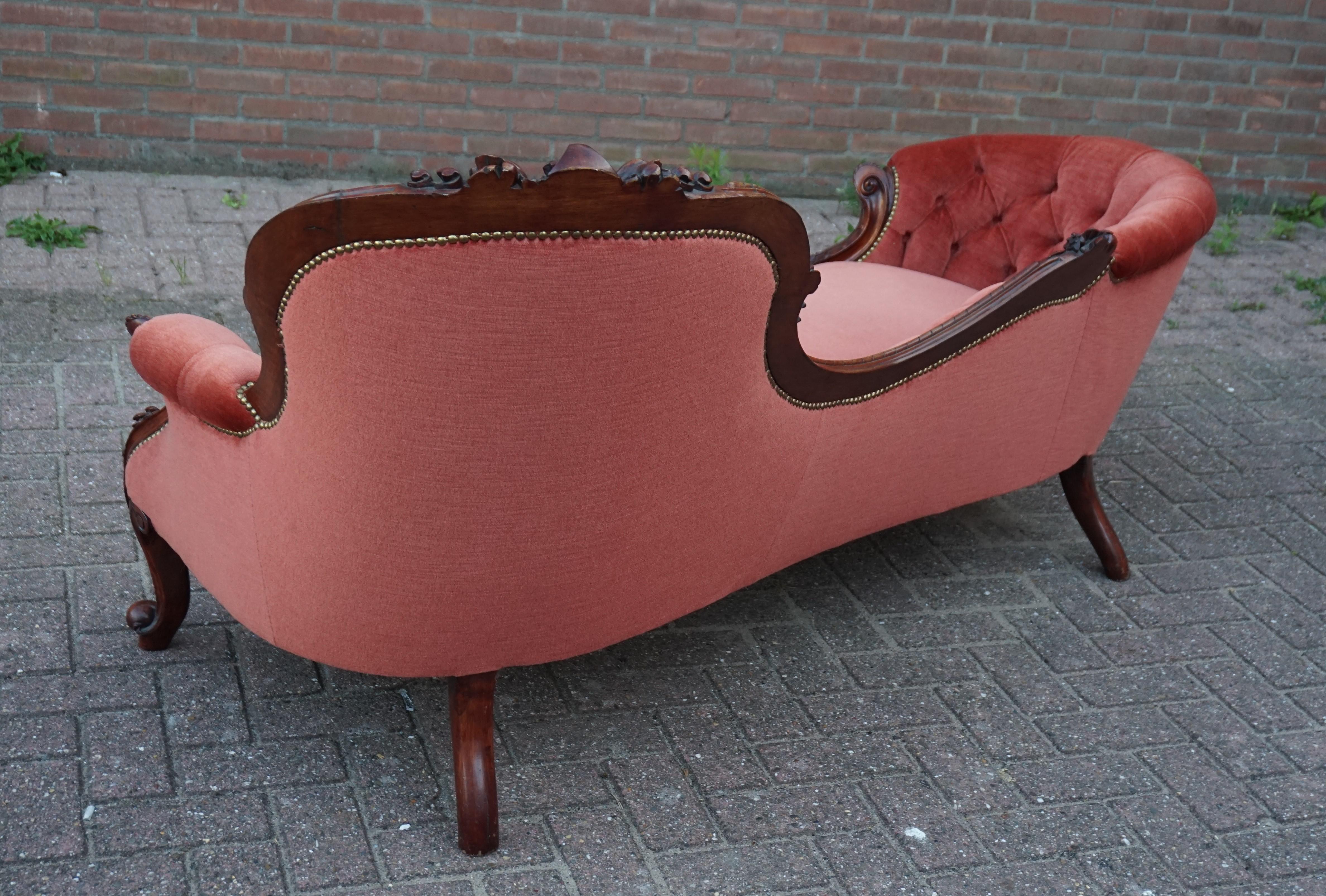 Stunning Design and Excellent Condition Antique Chaise Longue / Relaxing Chair In Excellent Condition In Lisse, NL