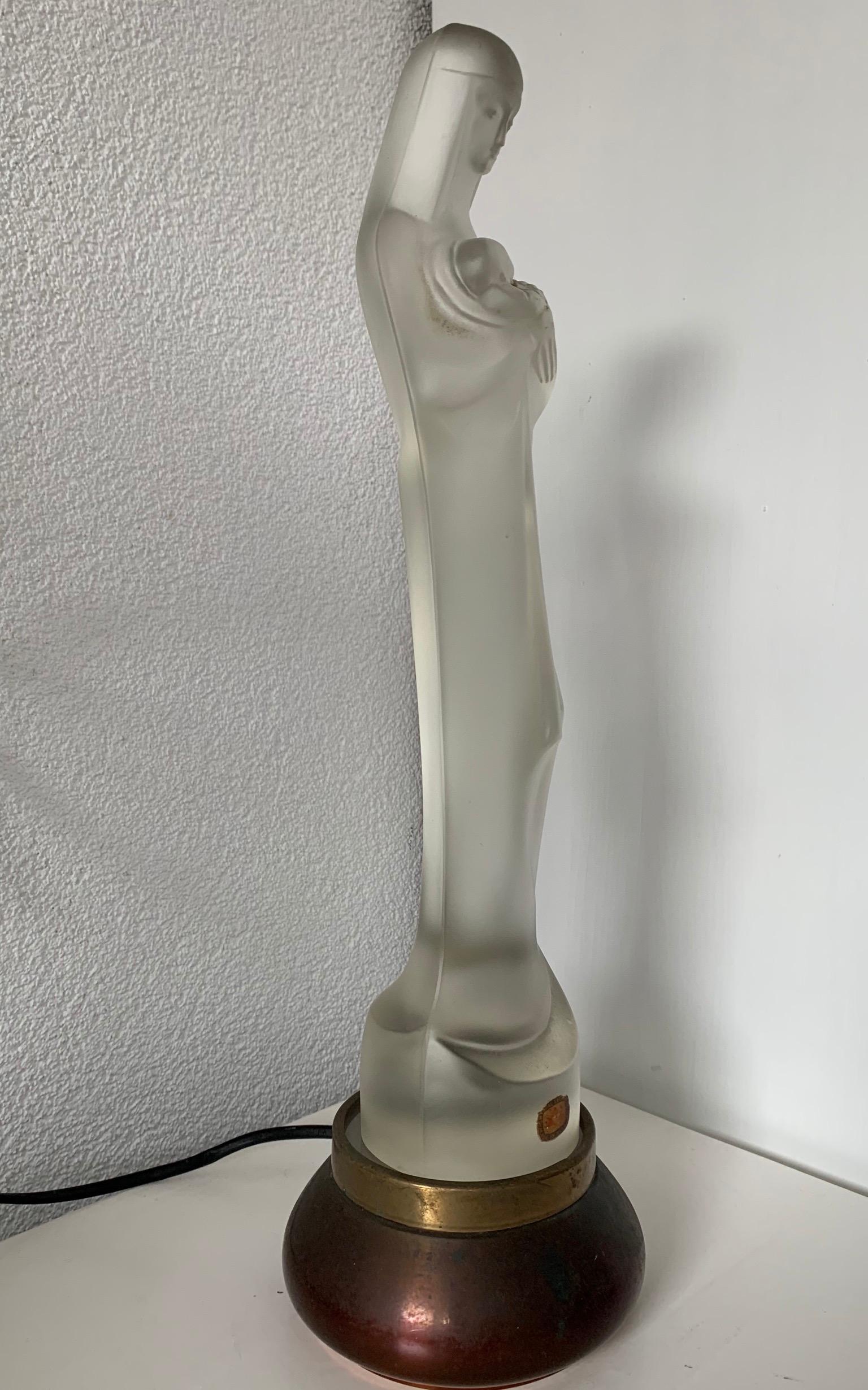 Stunning Design Glass Art Madonna and Child Jesus Sculpture w. Stand and Light For Sale 3