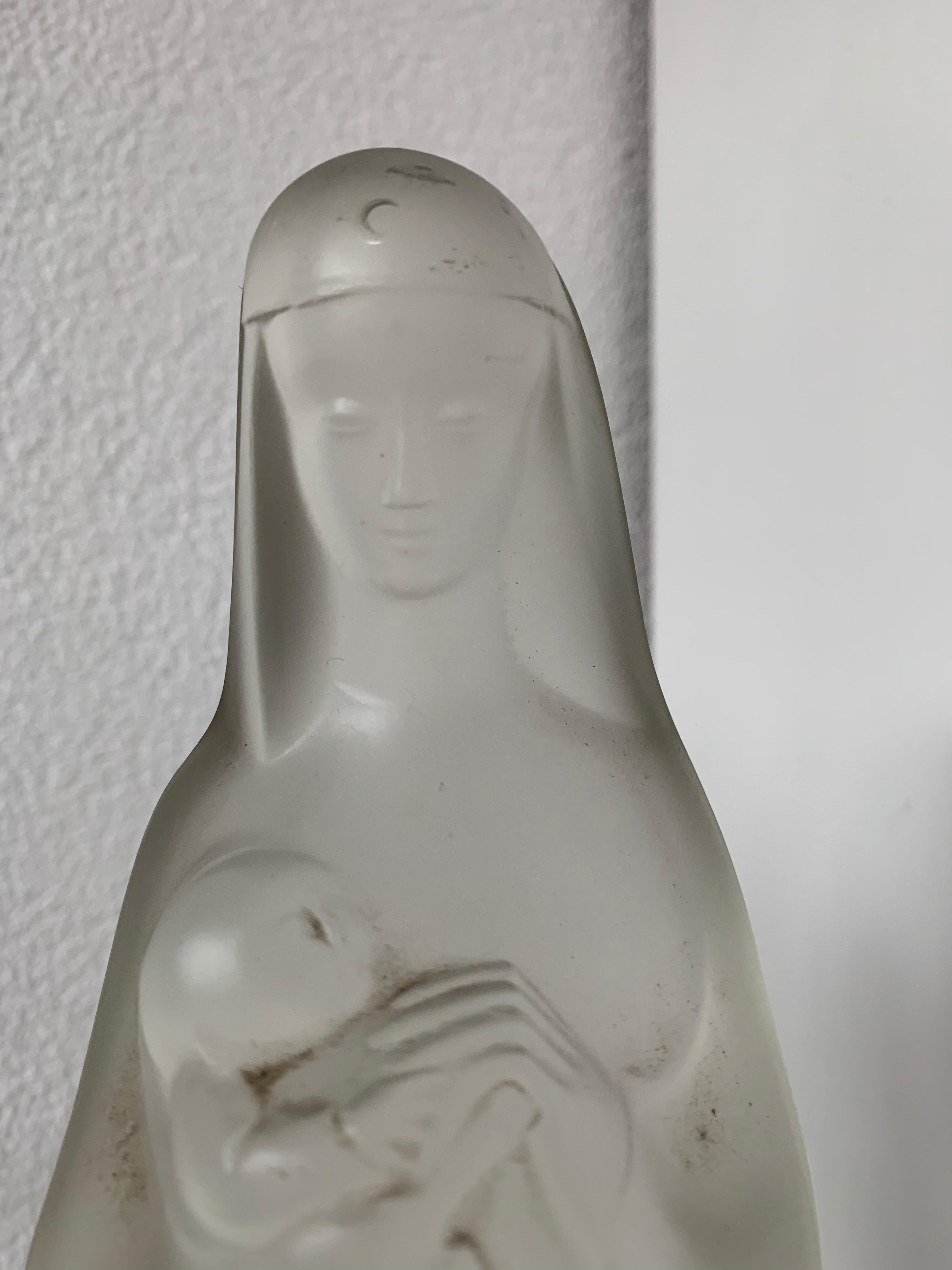 Stunning Design Glass Art Madonna and Child Jesus Sculpture w. Stand and Light For Sale 6