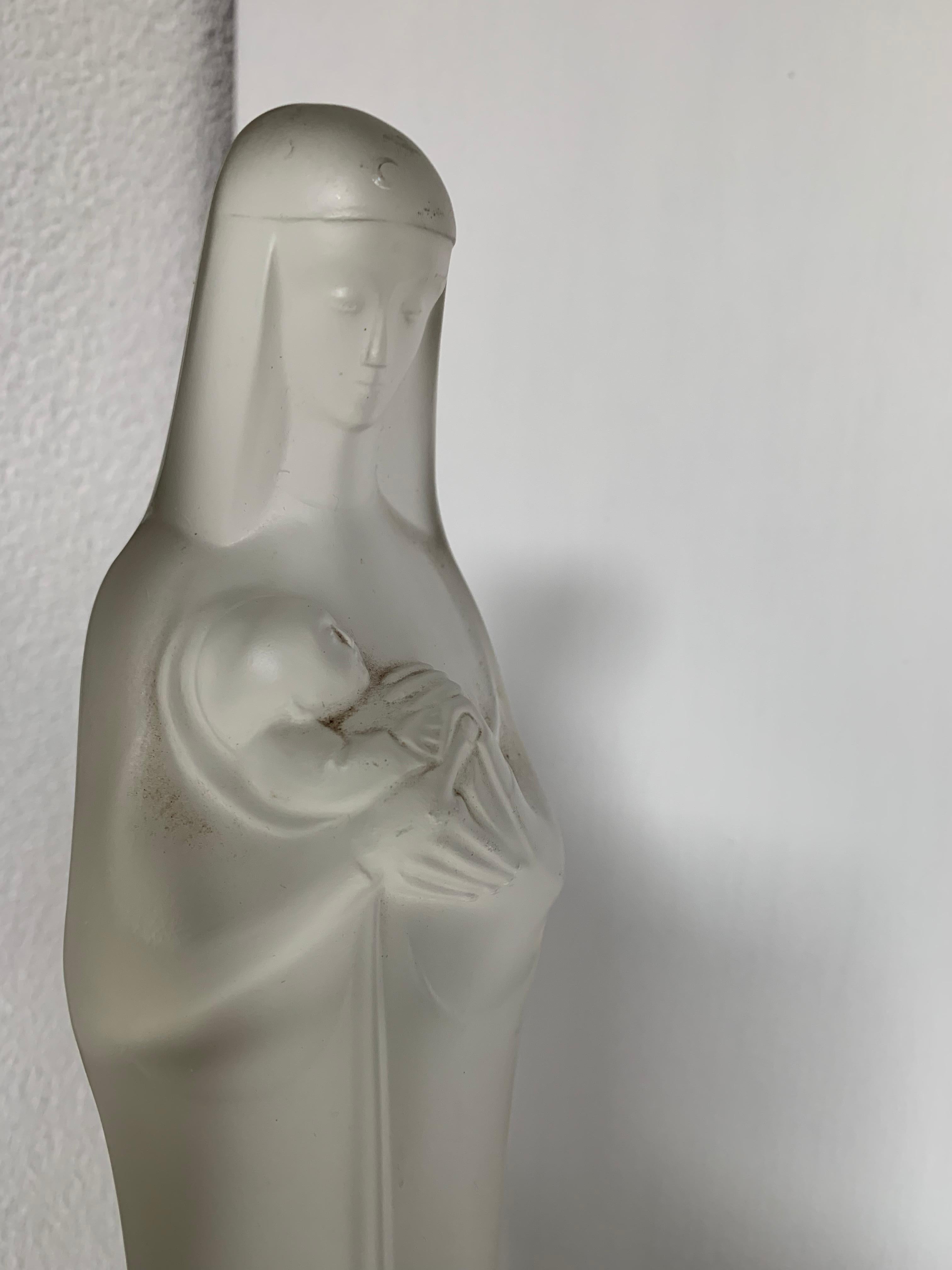 Stunning Design Glass Art Madonna and Child Jesus Sculpture w. Stand and Light For Sale 7