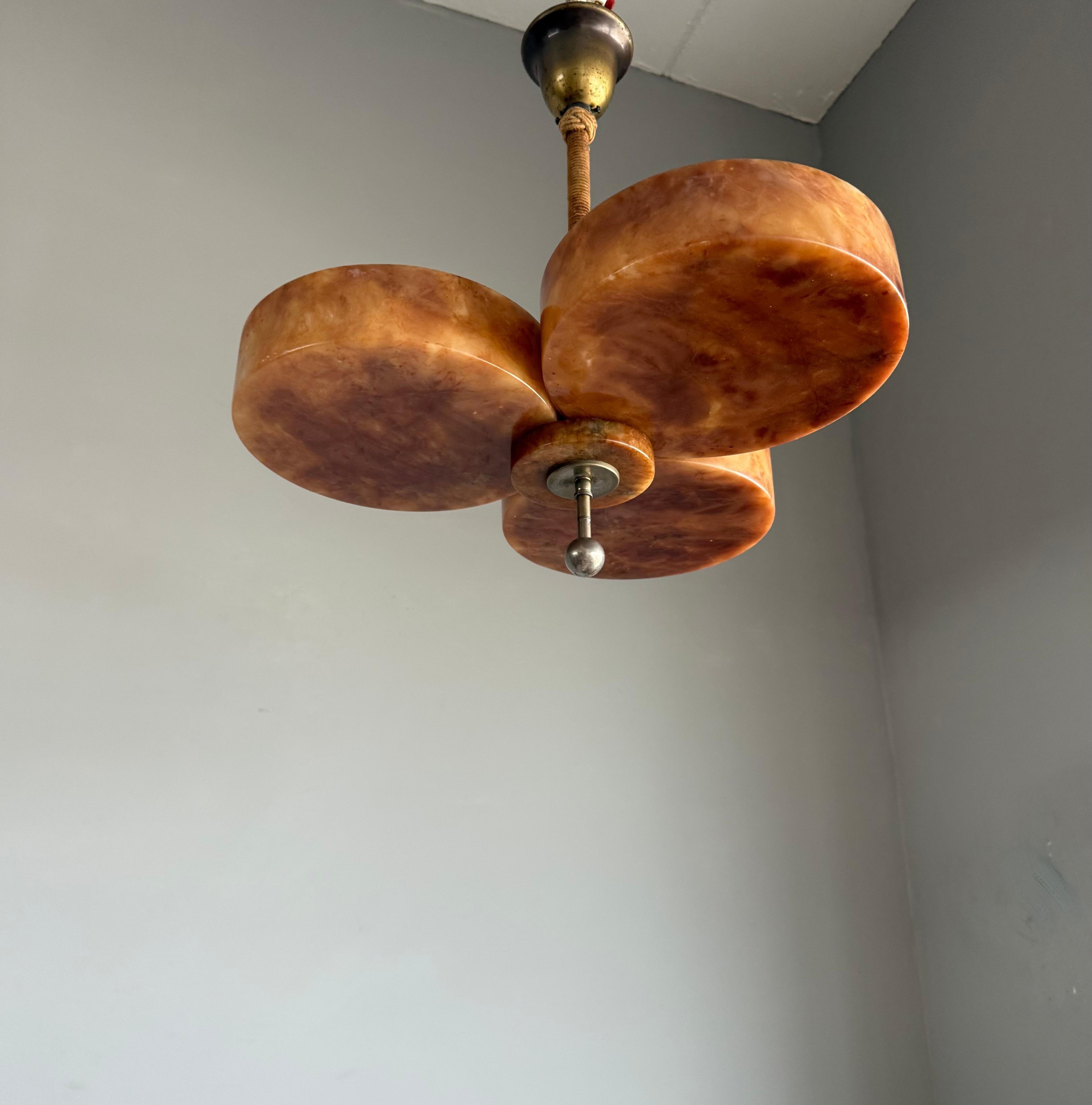 XX secolo Stupefacente design, plafoniera in alabastro originale Bauhaus Art Deco 1920 in vendita