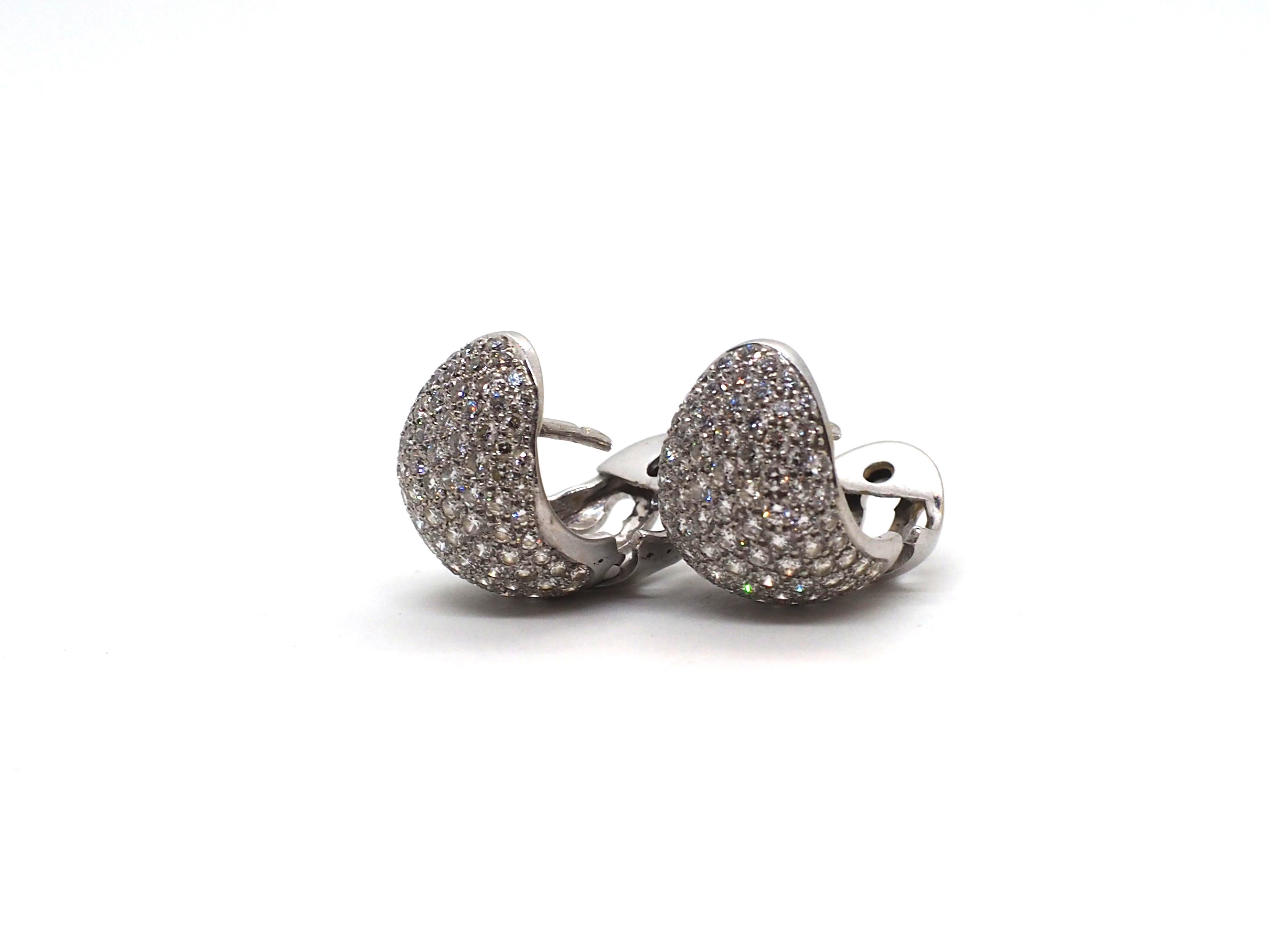 Stunning Diamond 18K White Gold Huggie earrings  For Sale 1