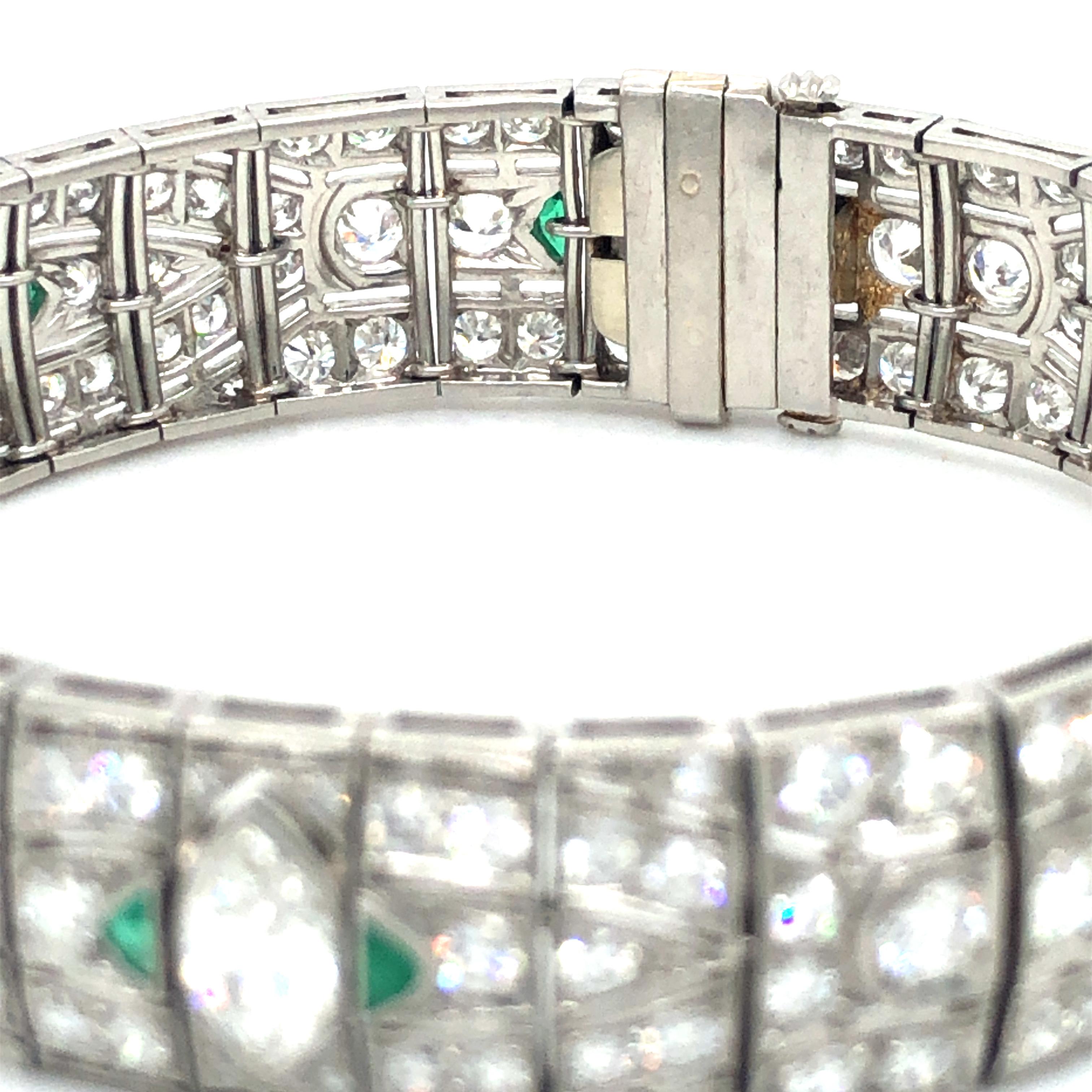 Stunning Diamond and Emerald Art Deco Bracelet in Platinum 950 For Sale 4
