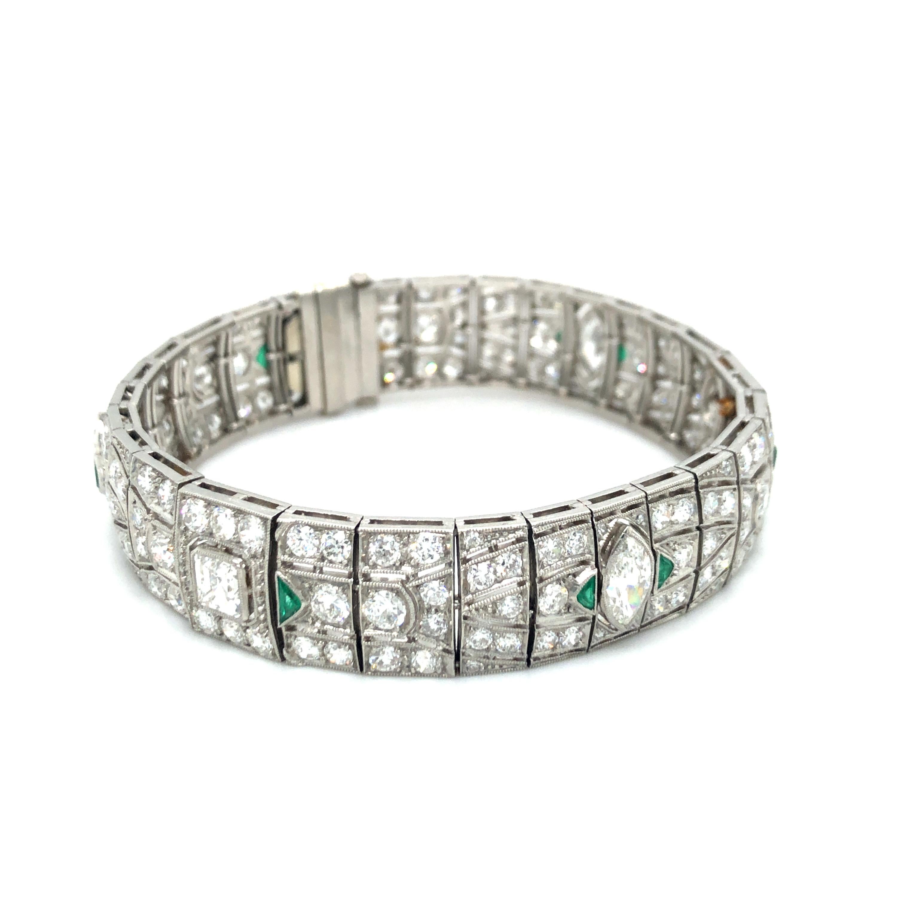 Atemberaubendes Art-déco-Armband aus Platin 950 mit Diamanten und Smaragden (Marquiseschliff) im Angebot
