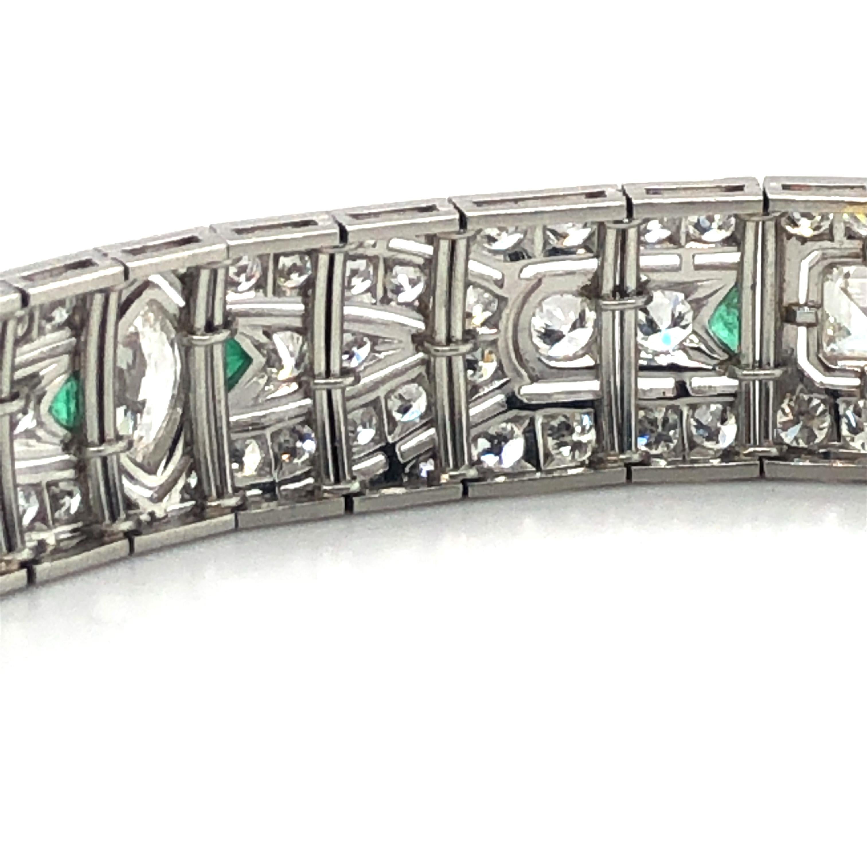 Stunning Diamond and Emerald Art Deco Bracelet in Platinum 950 For Sale 1