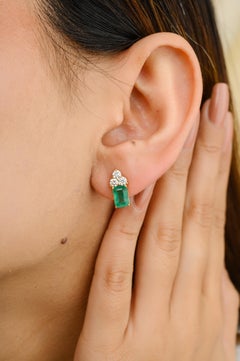 Stunning Diamond and emerald Stud Earrings in 18 Karat Yellow Gold for Her