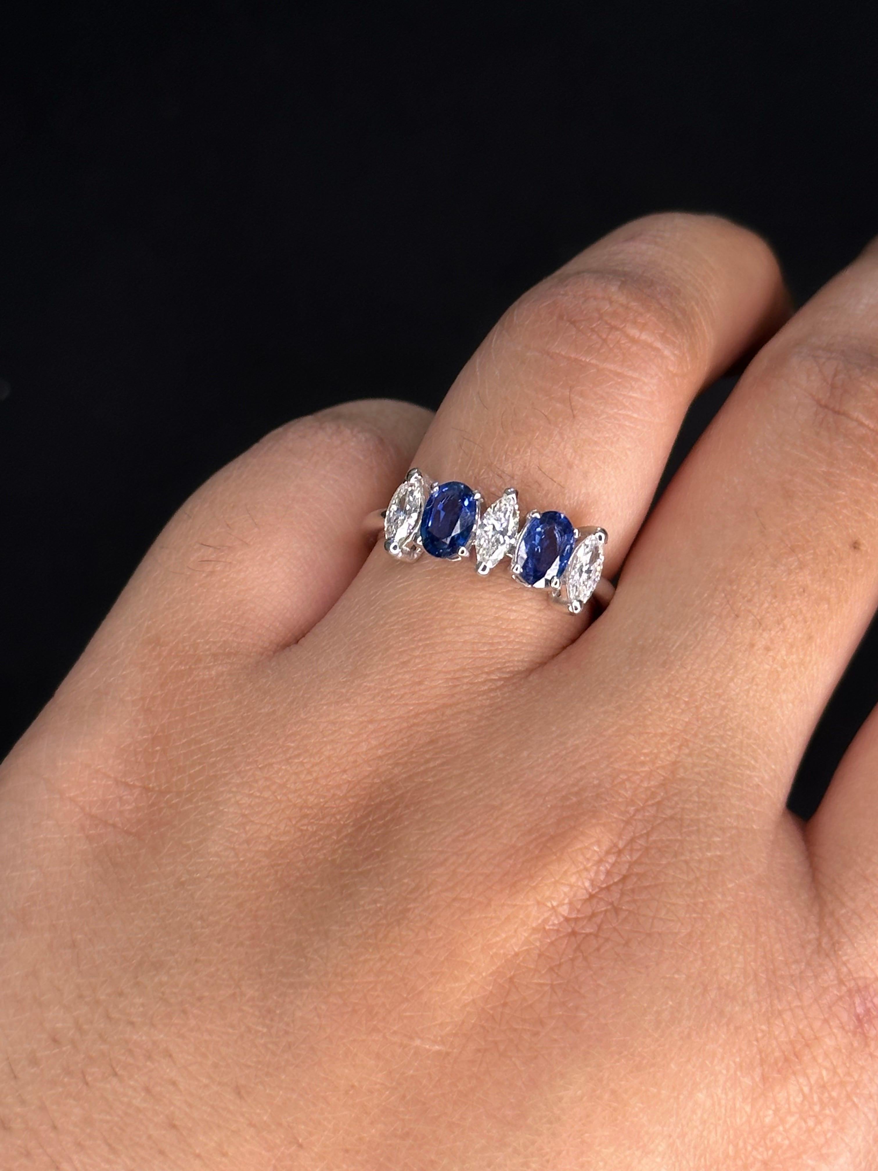 En vente :  Bague de fiançailles pour elle en or blanc massif 18kt avec diamant et saphir bleu 3