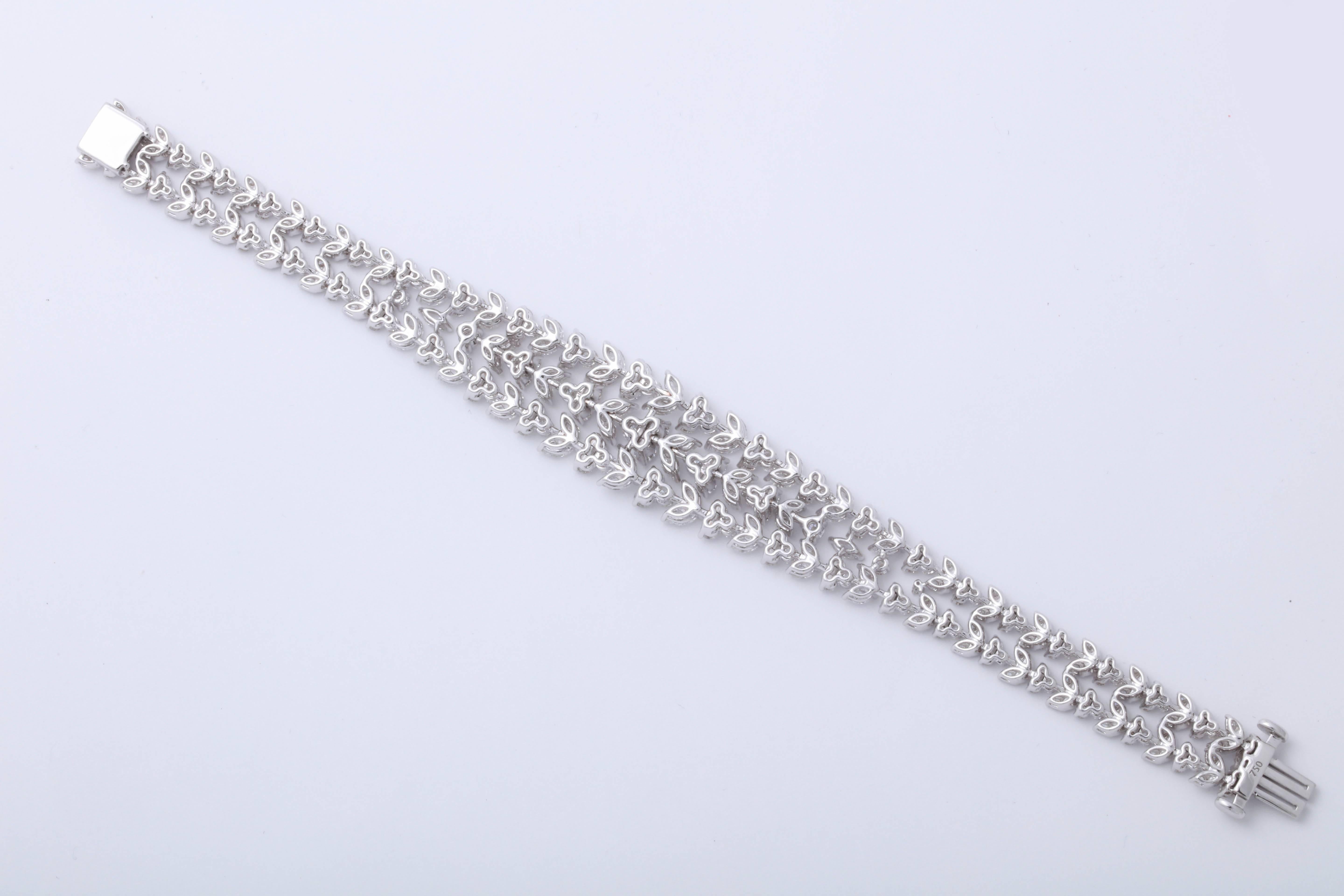 Stunning Diamond Bracelet In New Condition For Sale In New York, NY