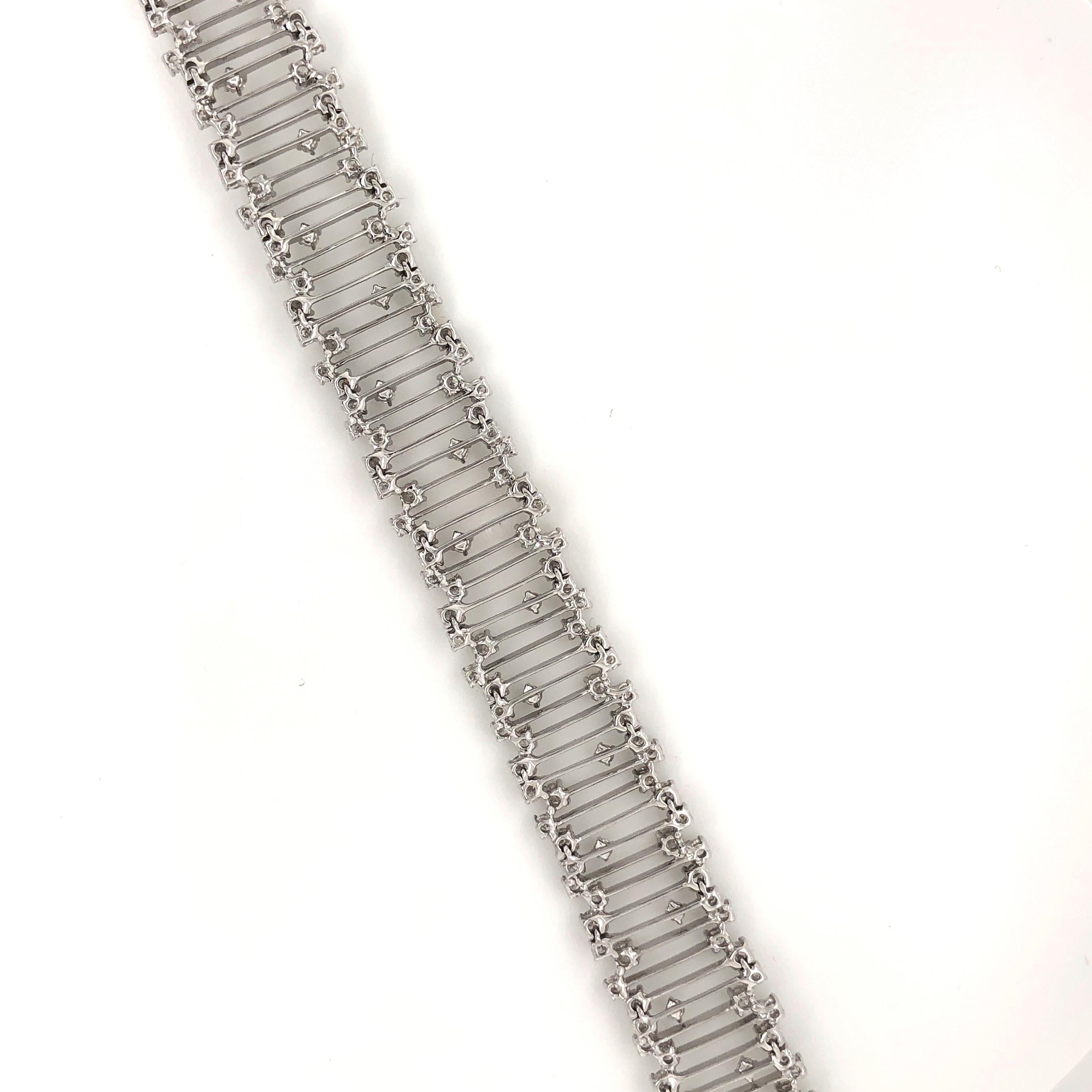 Modern Stunning Diamond Bracelet Set in 18 Karat White Gold For Sale