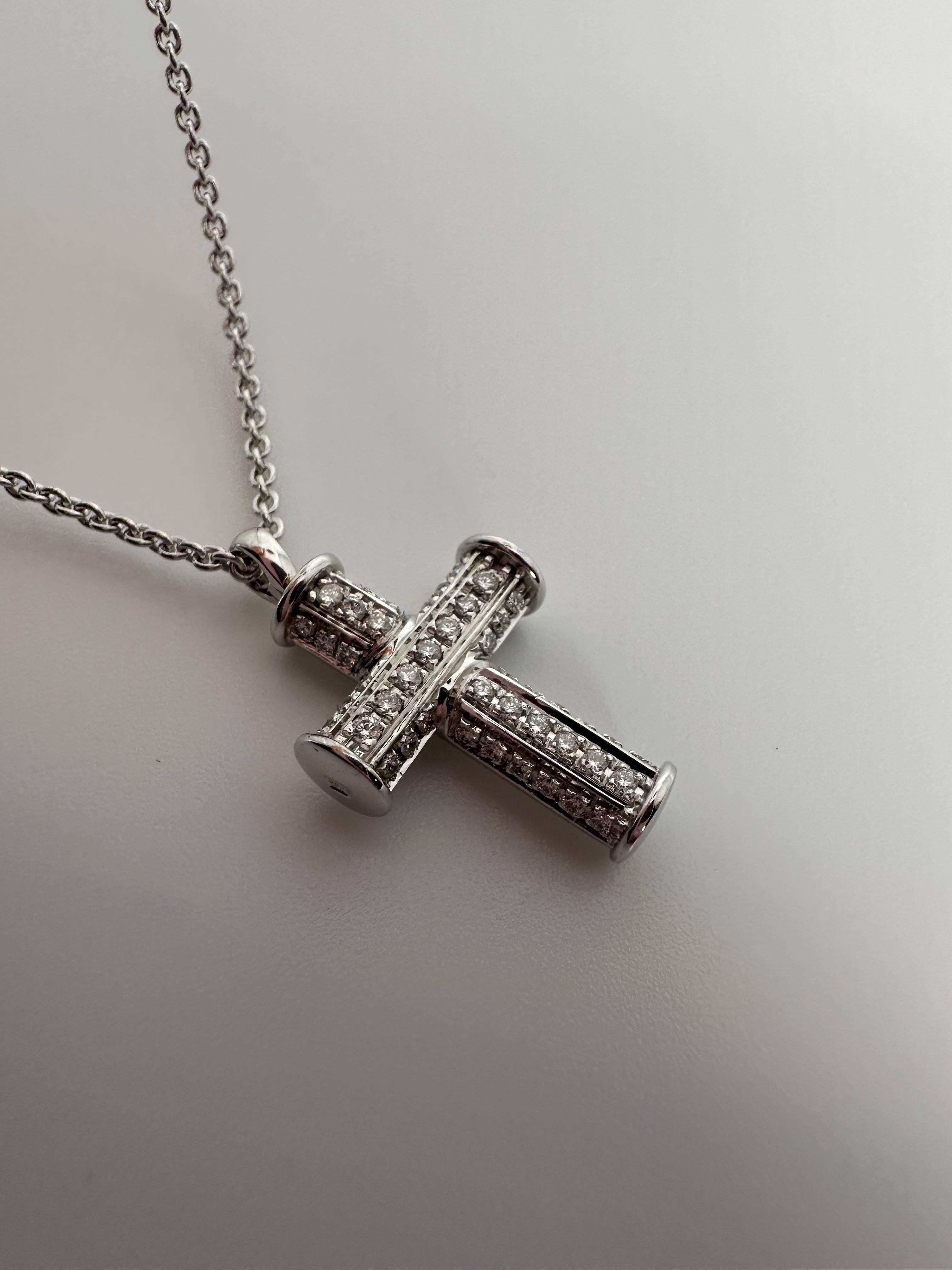 Superbe collier pendentif croix en diamants 1 carat VS-SI Neuf - En vente à Jupiter, FL