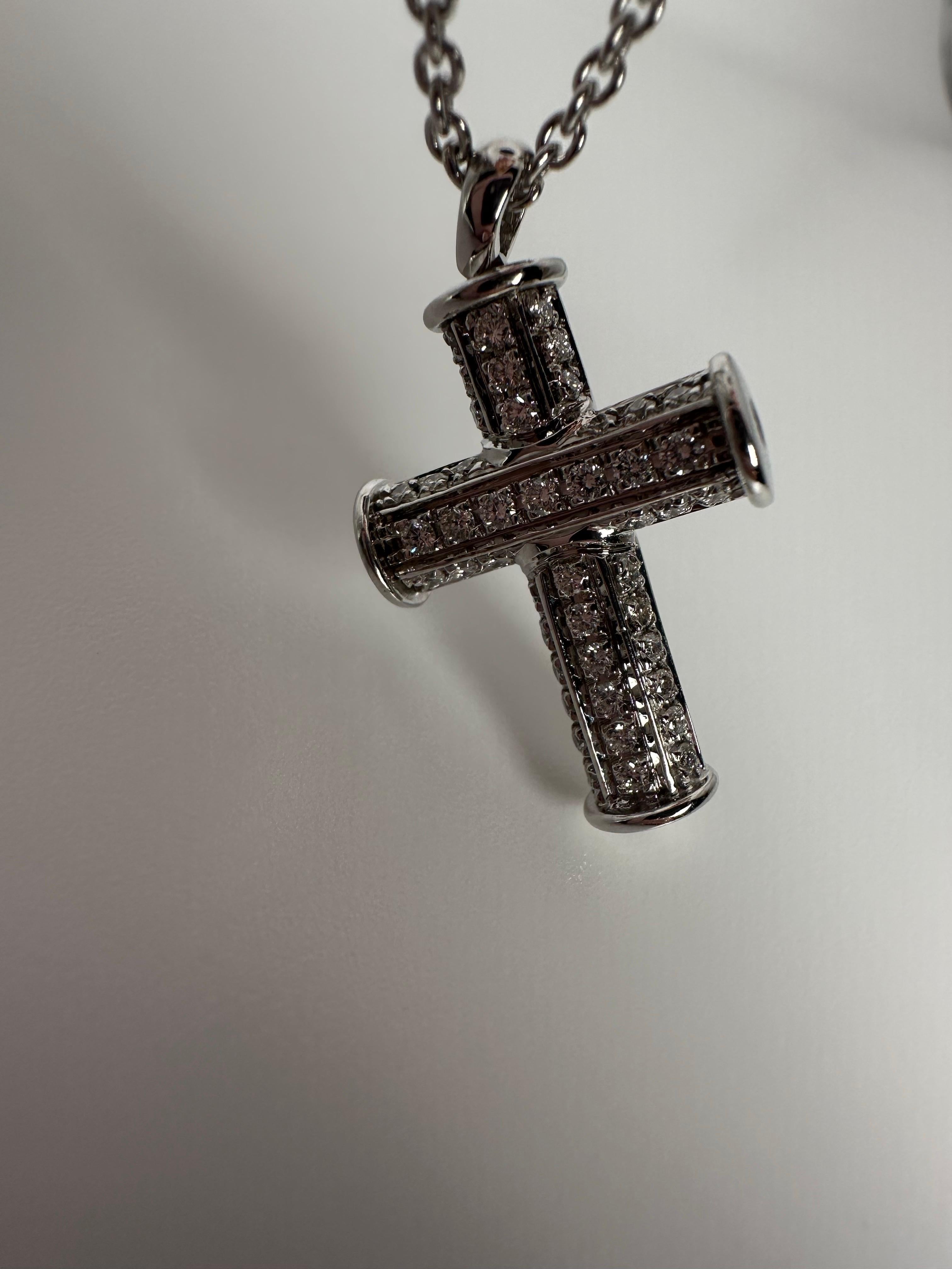 Superbe collier pendentif croix en diamants 1 carat VS-SI en vente 3