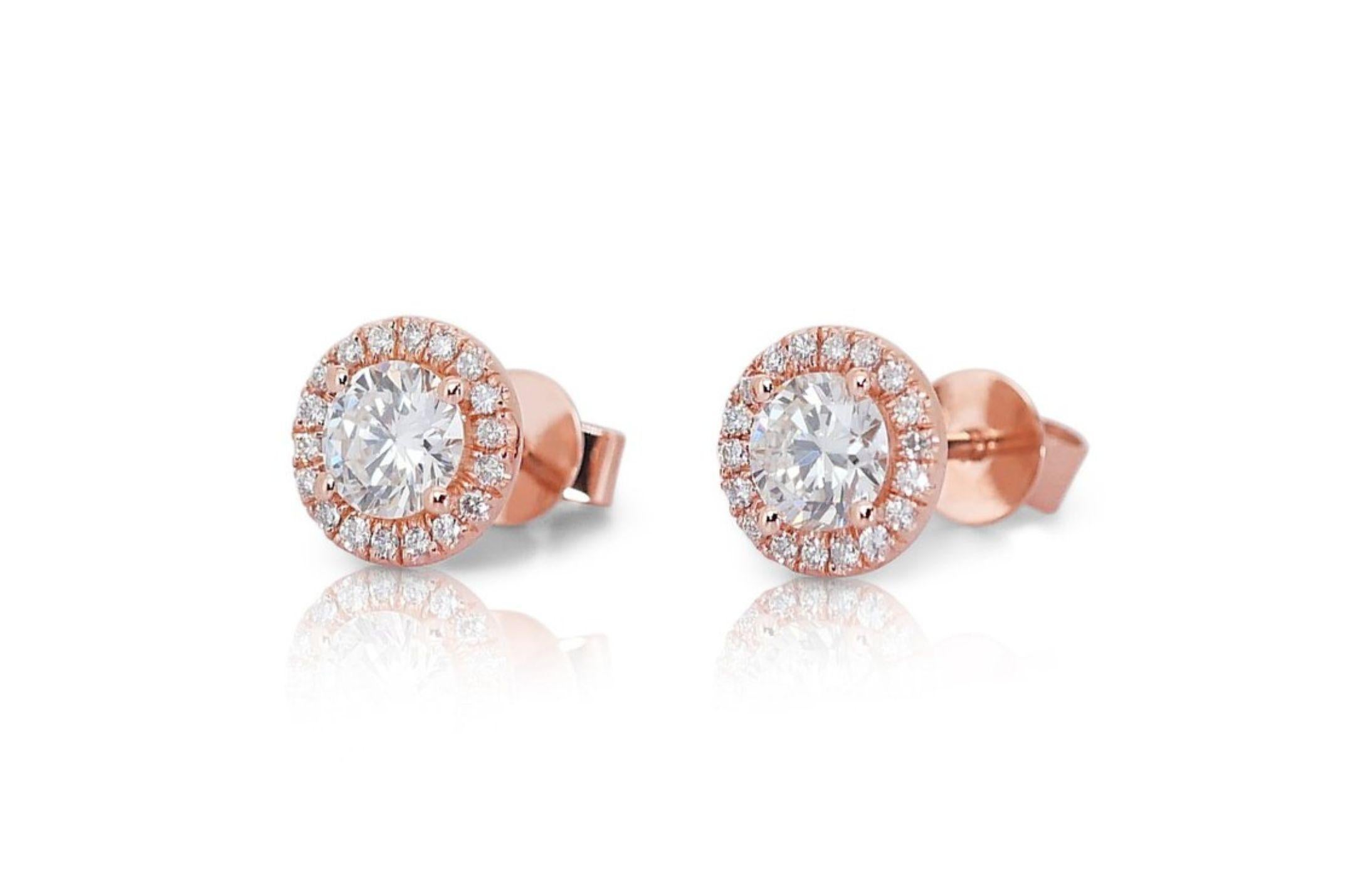 Round Cut Stunning Diamond Earrings with 1.2 carat Round Brilliant Diamond For Sale
