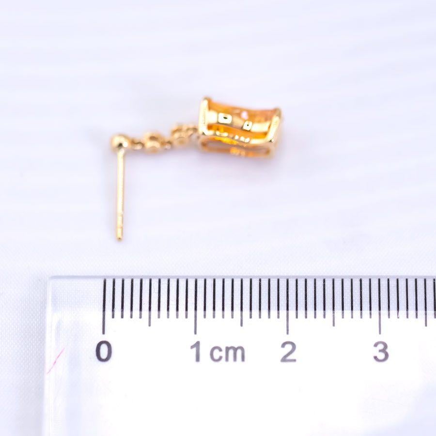 Stunning Diamond Fire Opal Asymmetric Drop Earrings in 18K Yellow Gold In New Condition For Sale In Suwanee, GA