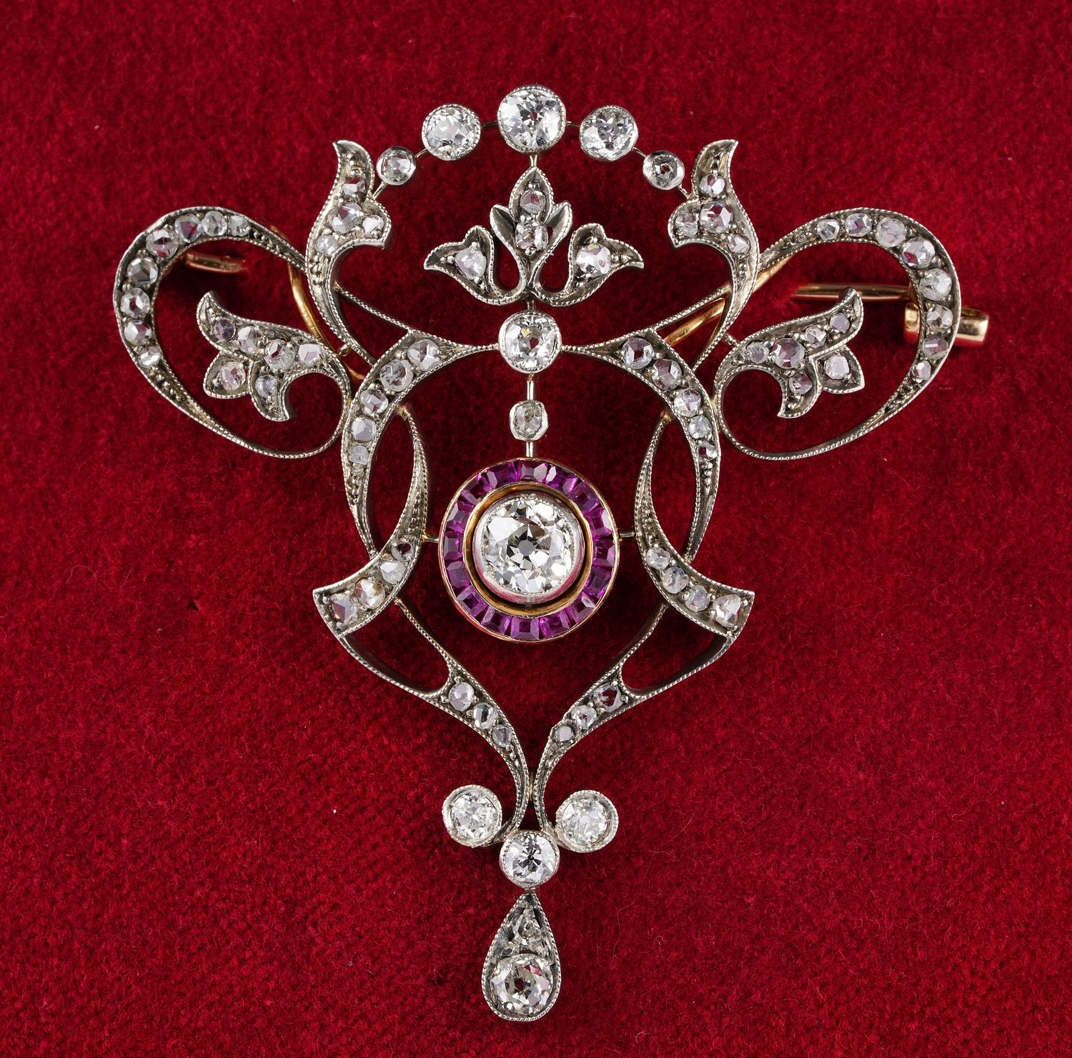 Understated Beautiful Era

Edwardian jewellery is one of the most rewarded jewellery era for its never-ending elegance and complex creative crafting
This ravishing lavaliere pendant brooch is an exemplary from the Belle Epoque era, a triumph of