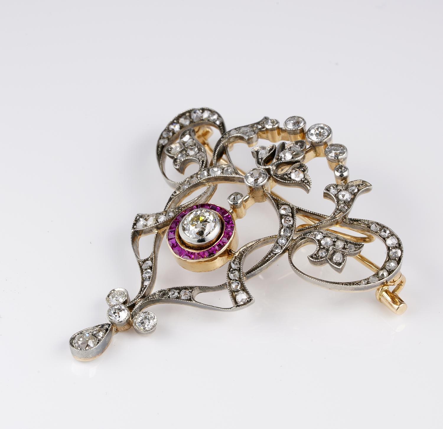 Stunning Diamond Natural Ruby Brooch Pendant Necklace In Good Condition For Sale In Napoli, IT