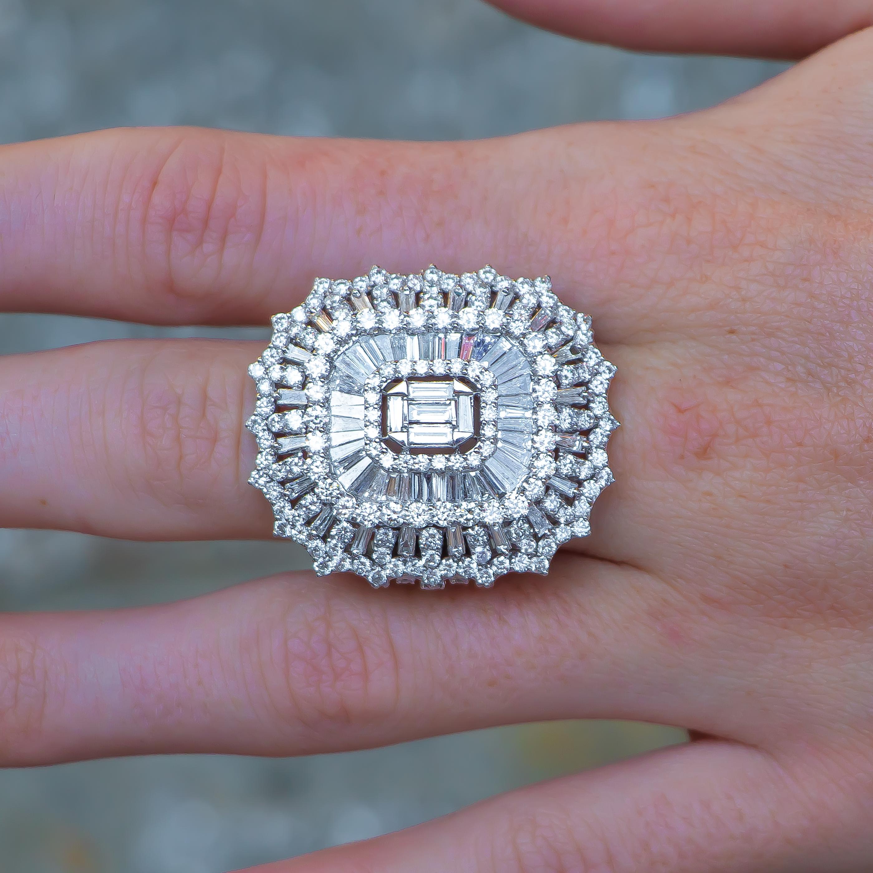 Stunning Diamond Ring 7.80 Carat 18 Karat White Gold 1