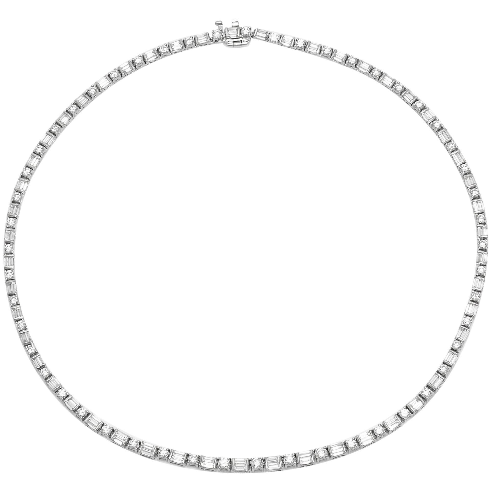 Collier tennis avec diamants taille ronde et baguette alternés de 11,04 carats en vente