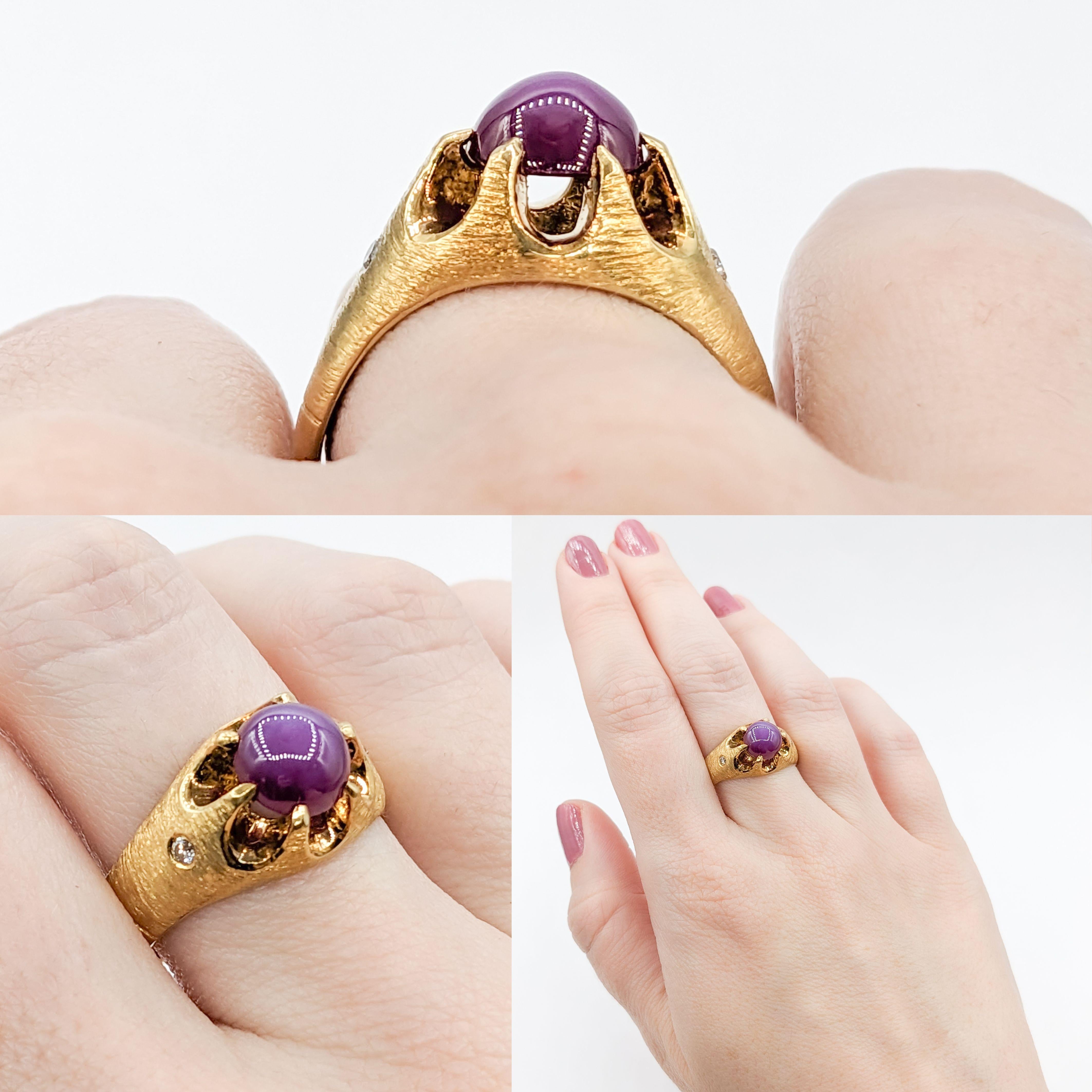 Stunning Double Star Ruby Lab Created - 18kt Yellow Gold

Experience the allure of this exquisite ring, meticulously fashioned from 18ky yellow gold, a timeless choice for fine jewelry. Showcasing a delicate array of 0.06ctw round diamonds, this
