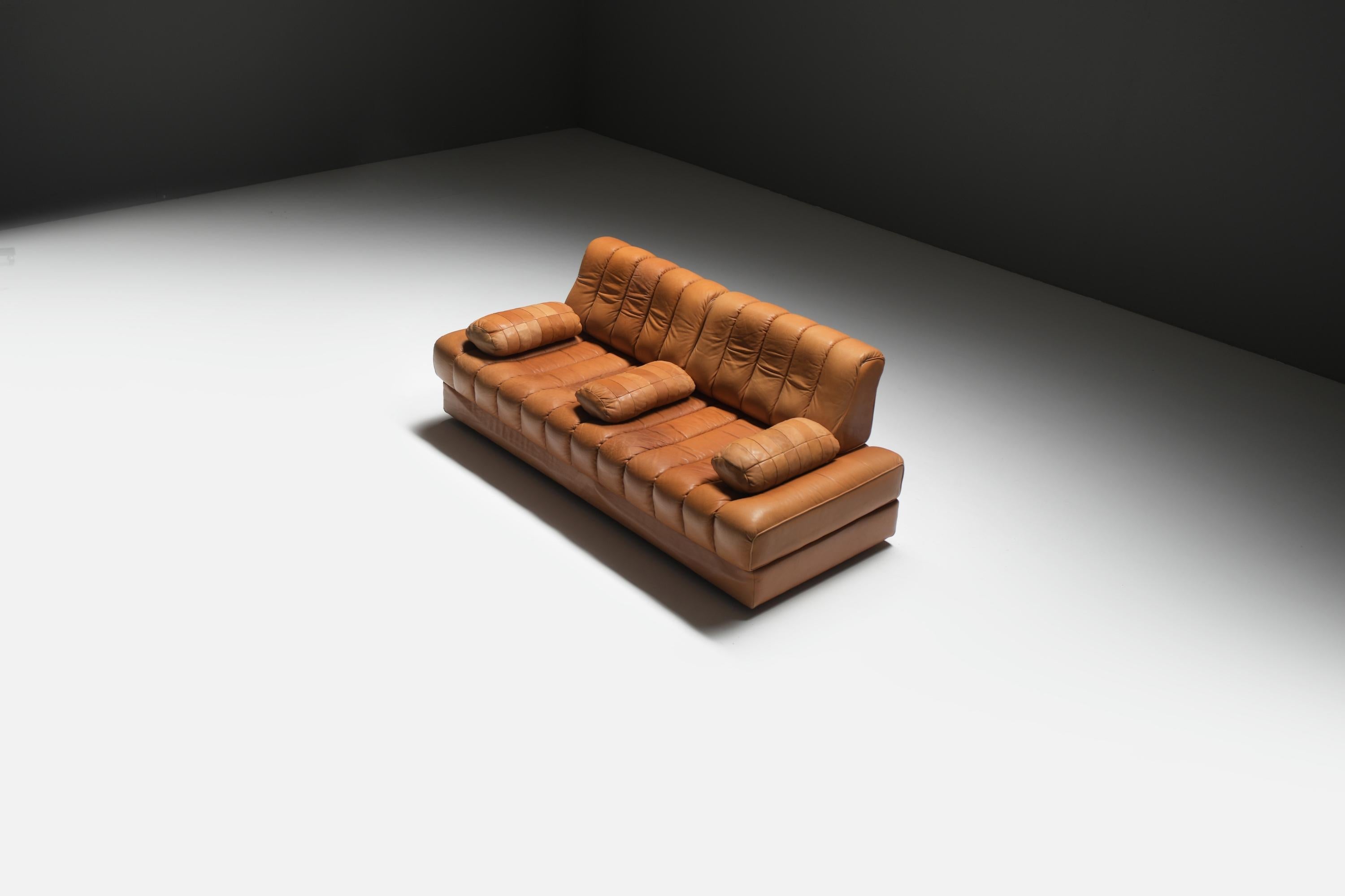 Eccezionale divano e lettino in pelle vintage De Sede DS-85 Cognac - Il lusso svizzero al suo meglioPelle morbida e pieno fiore in un raro e perfetto marrone cognac.  Questo pezzo emana calore, profondità ed eleganza senza tempo. Il  La pelle ha