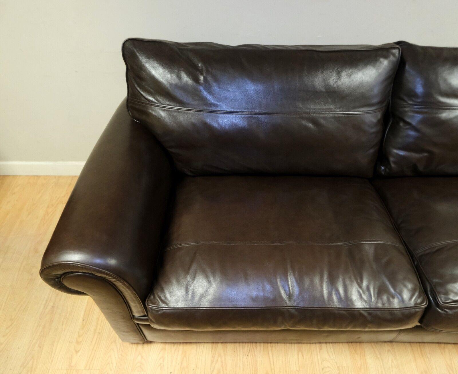 English STUNNiNG DURESTA GARRICK THREE SEATER BROWN LEATHER SOFA ON CLASSIC SCROLL ARMS For Sale