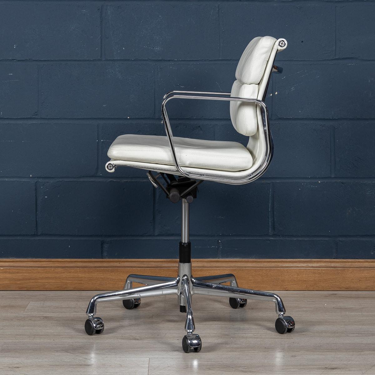 Swiss Stunning EA217 Eames Chair In 