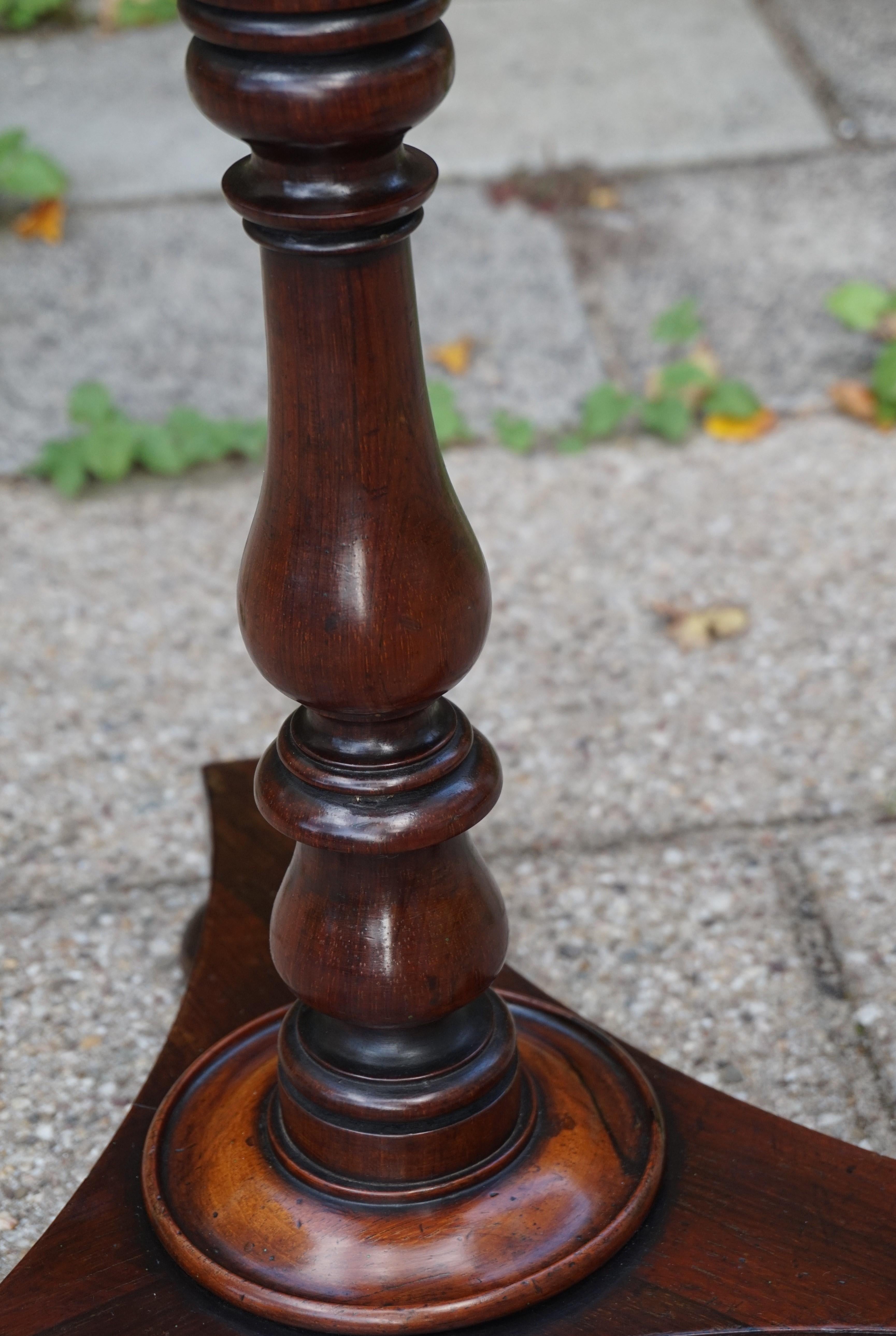 Stunning Early 1800s Georgian Tripod Wine Table / End Table with Amazing Patina 7