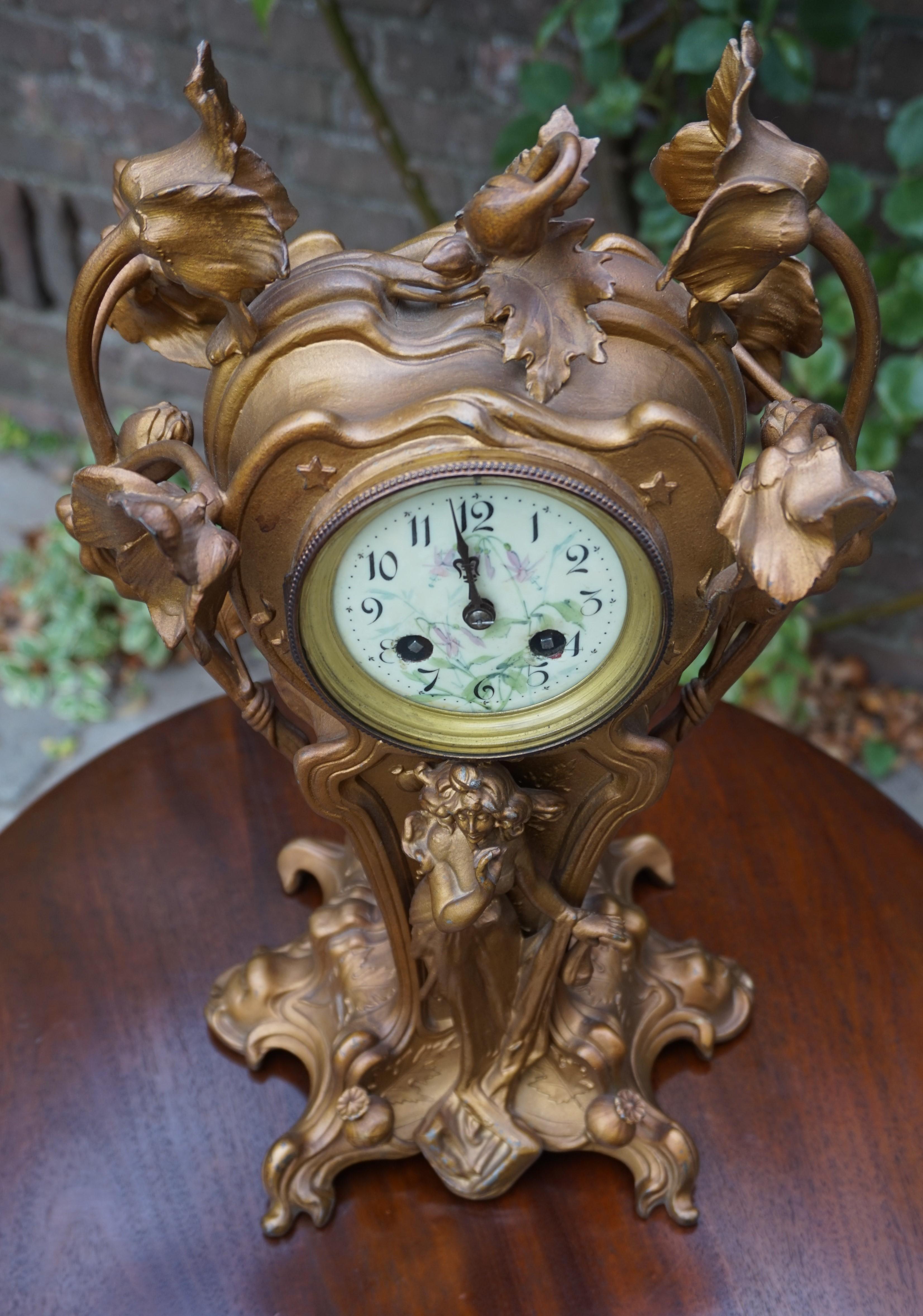 Stunning Early 20th Century Golden Color Art Nouveau Table or Mantel Clock In Good Condition In Lisse, NL