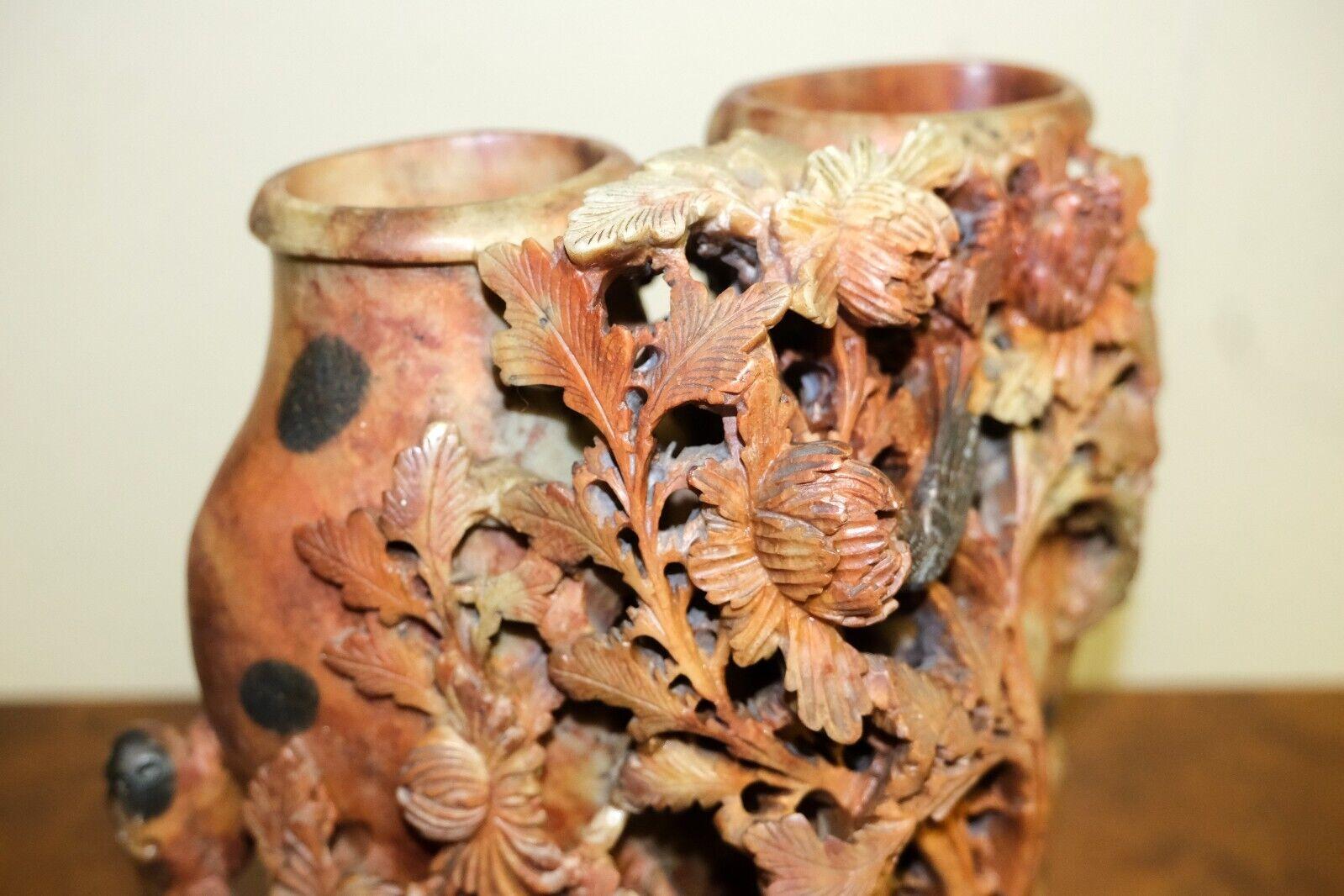 STUNNiNG EARLY 20TH CENTURY HAND CARVED SOAPSTONE DOUBLE VASE For Sale 3