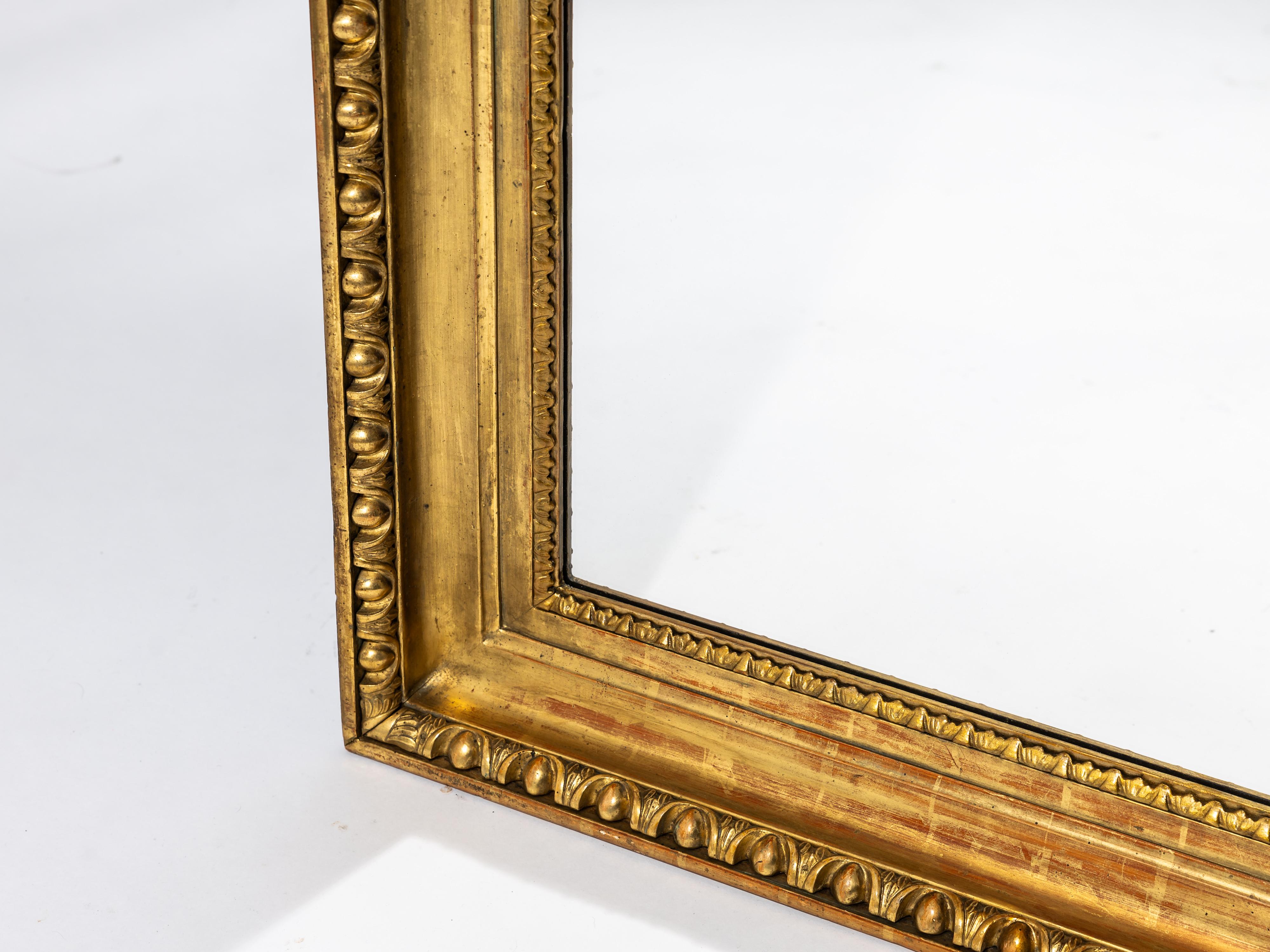Impresionante espejo de pared antiguo, dorado original, Biedermeier, 1820, Austria Dorado en venta