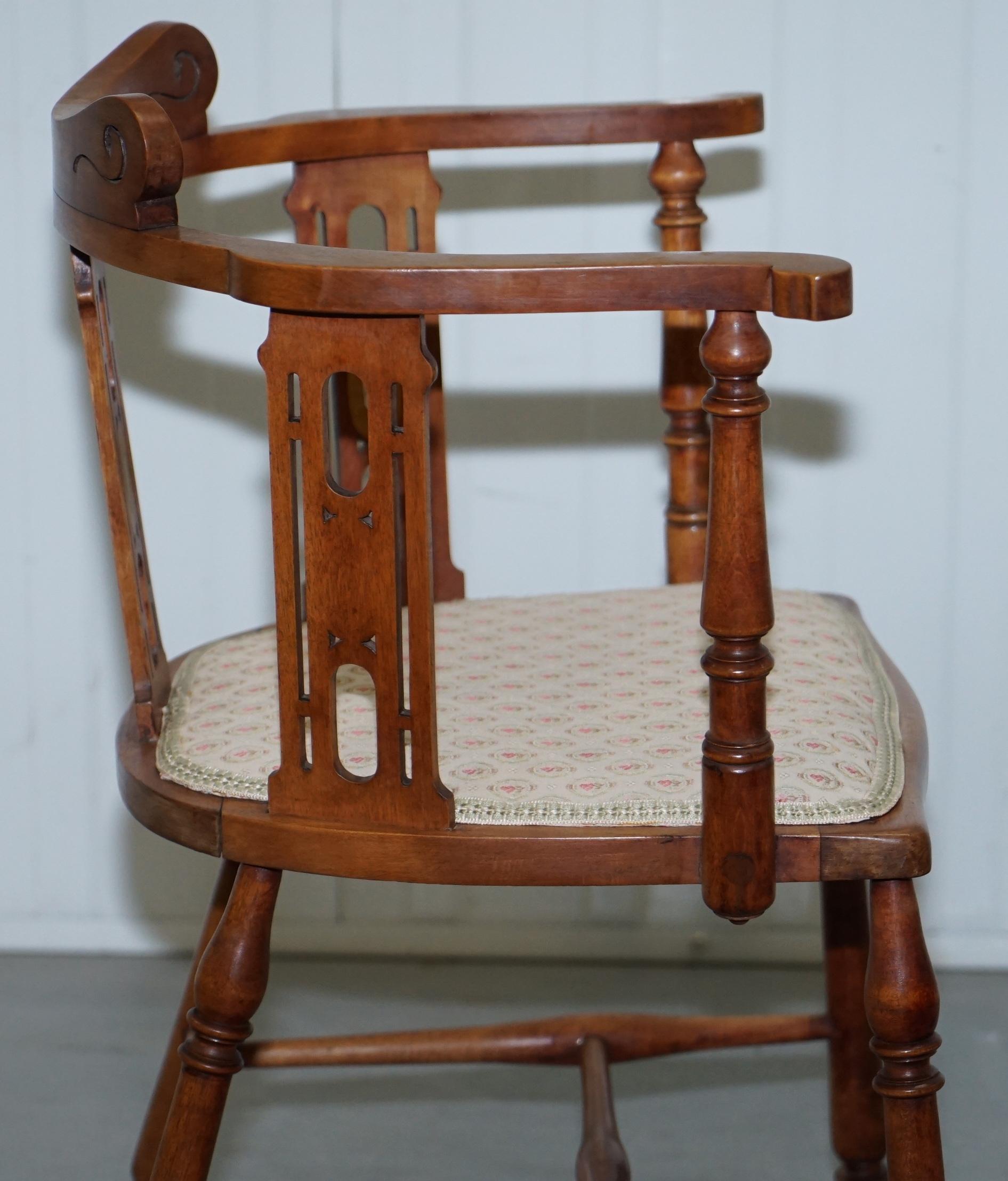 Stunning Edwardian Bow Back Walnut Chair Arts & Crafts Mother of Pearl Inlay For Sale 4