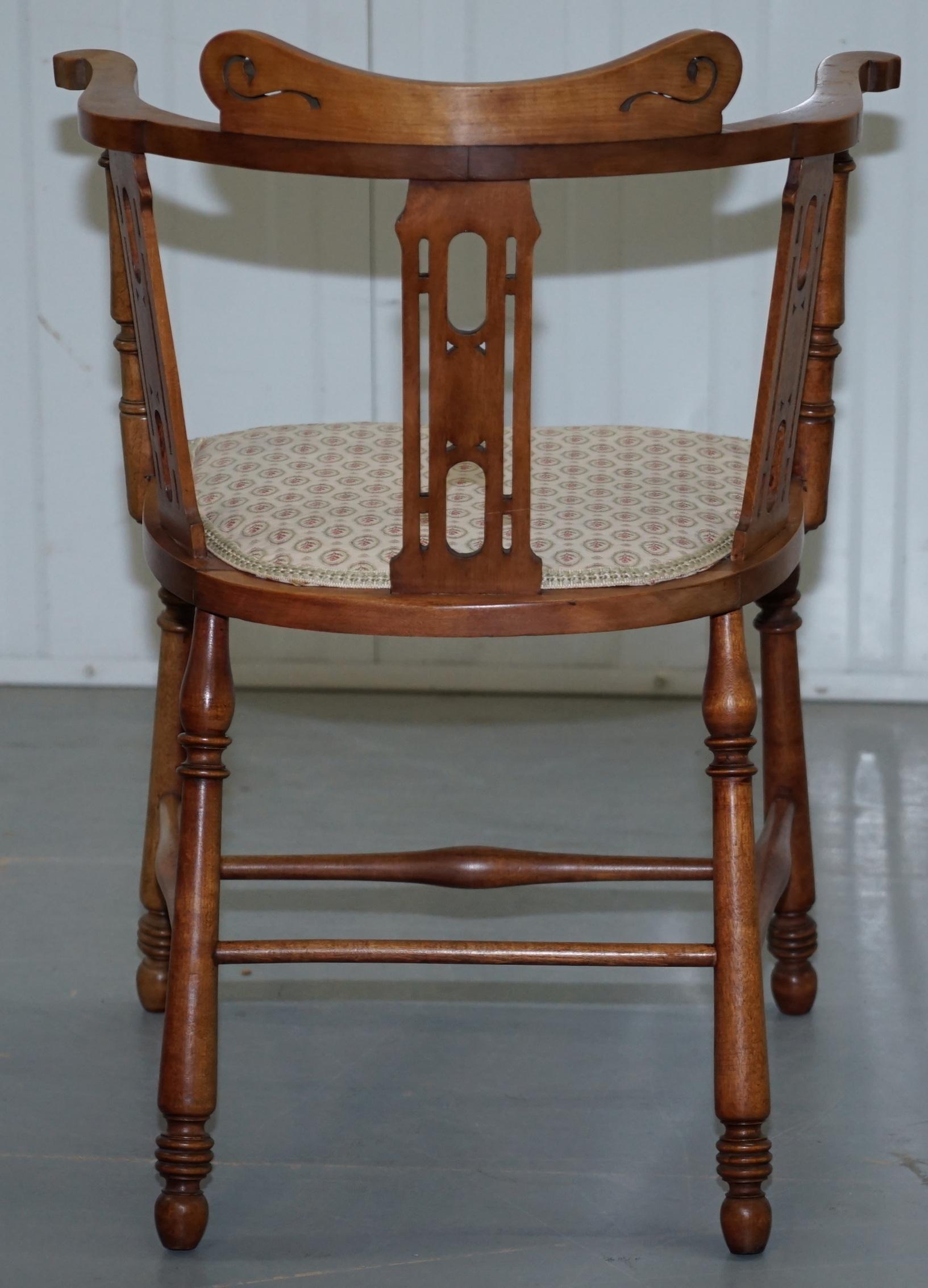 Stunning Edwardian Bow Back Walnut Chair Arts & Crafts Mother of Pearl Inlay For Sale 7