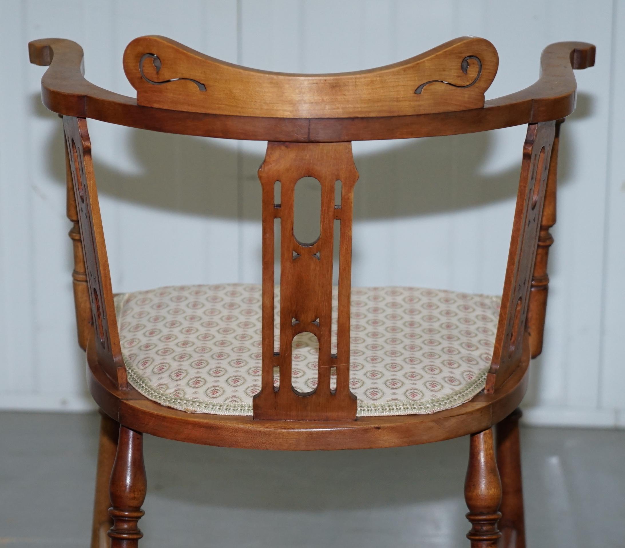 Stunning Edwardian Bow Back Walnut Chair Arts & Crafts Mother of Pearl Inlay For Sale 8
