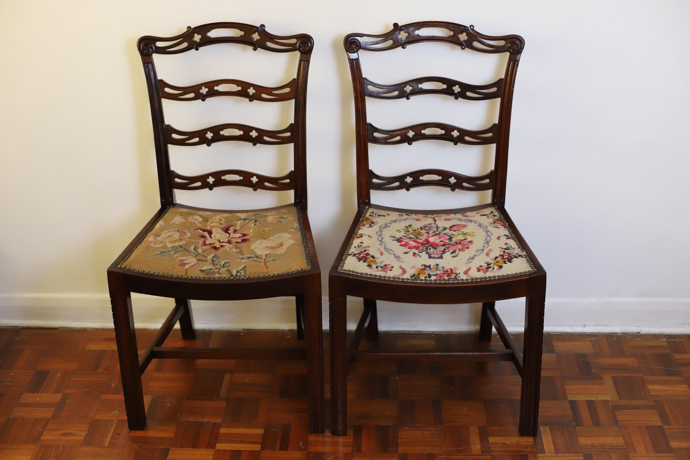 Stunning Edwardian Set Of Ten Dining Chairs , Chippindale Design For Sale 7